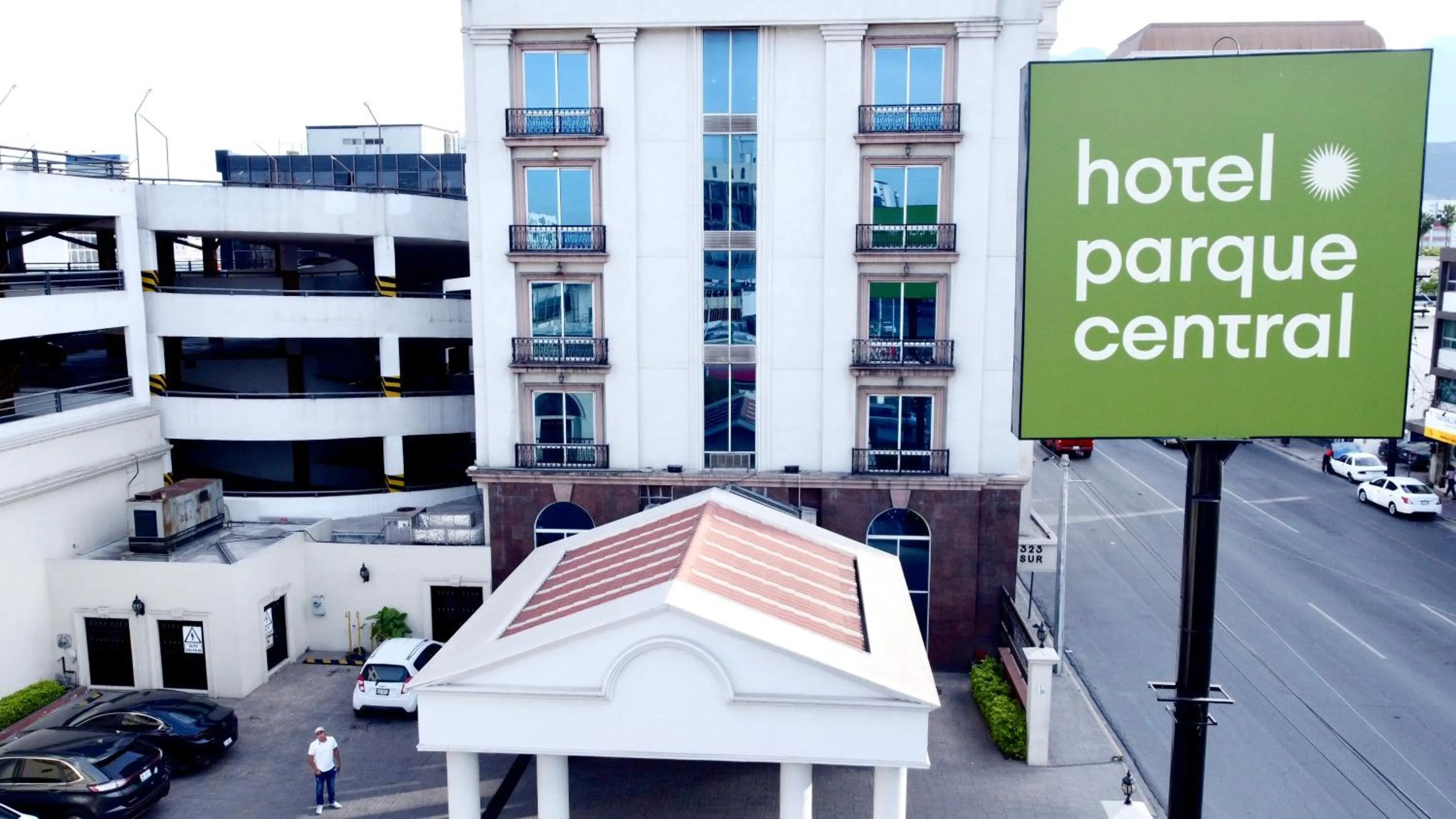 Facade/entrance in Hotel Parque Central
