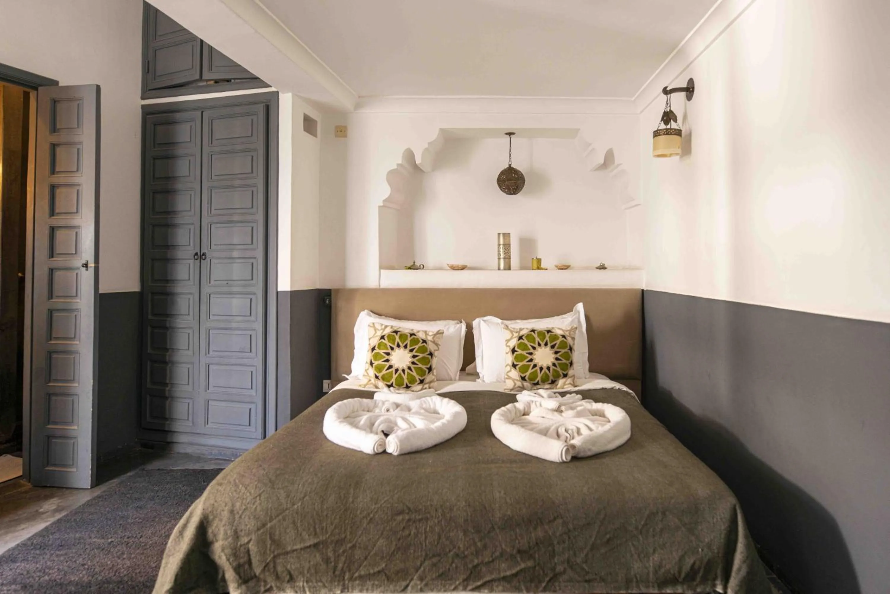 Bed in Riad 64 Maison D'hôtes & Spa