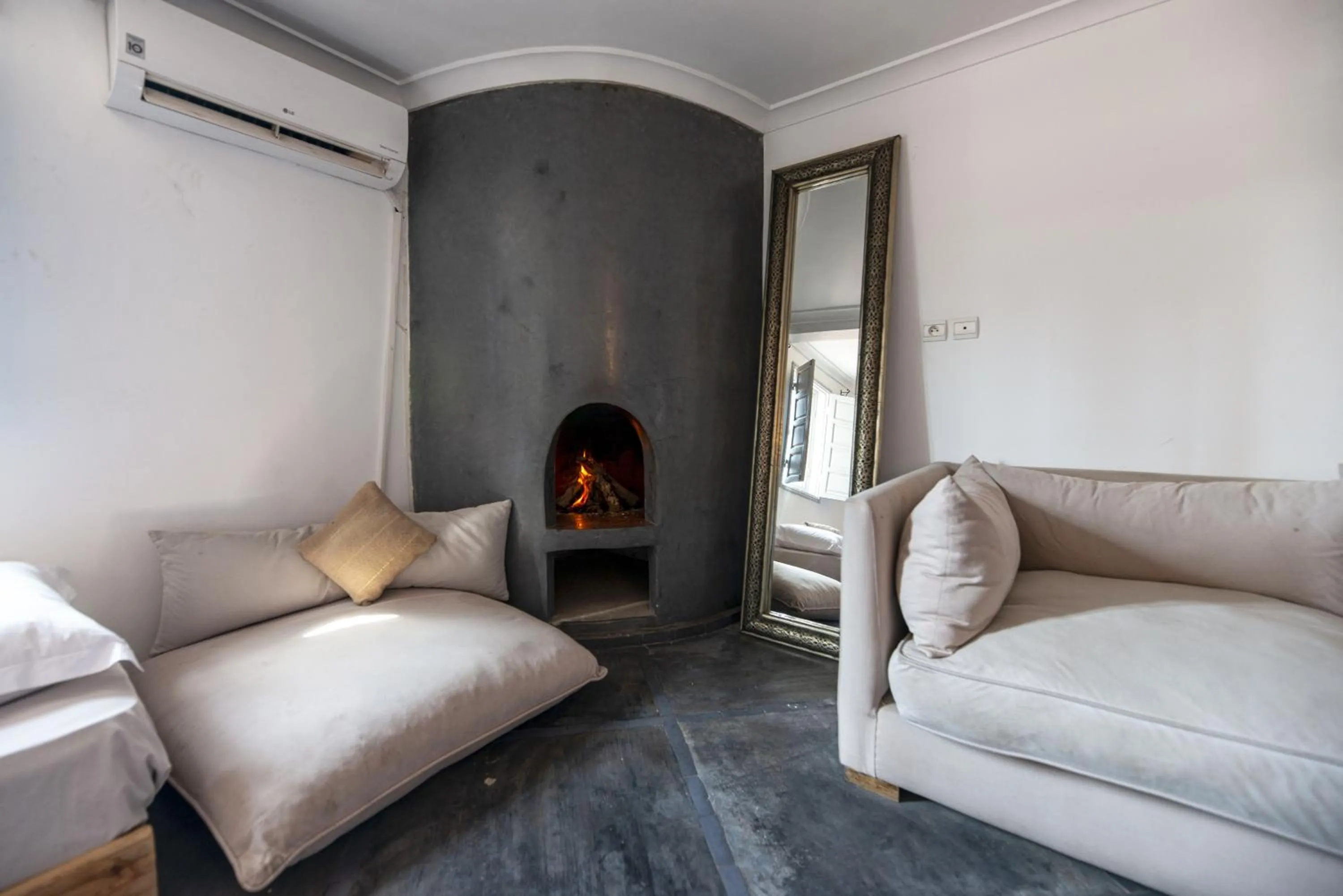 Bed in Riad 64 Maison D'hôtes & Spa