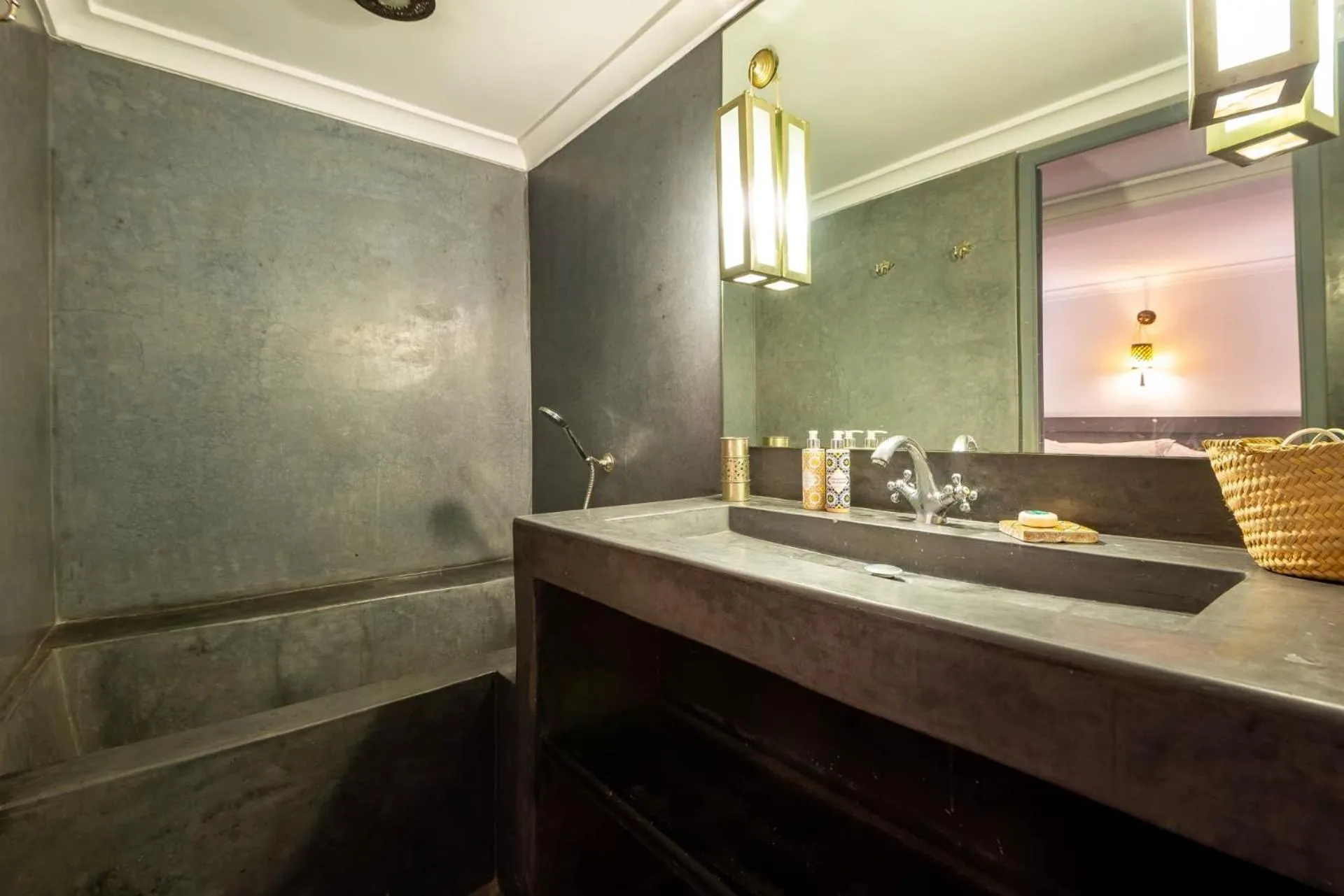 Bathroom in Riad 64 Maison D'hôtes & Spa