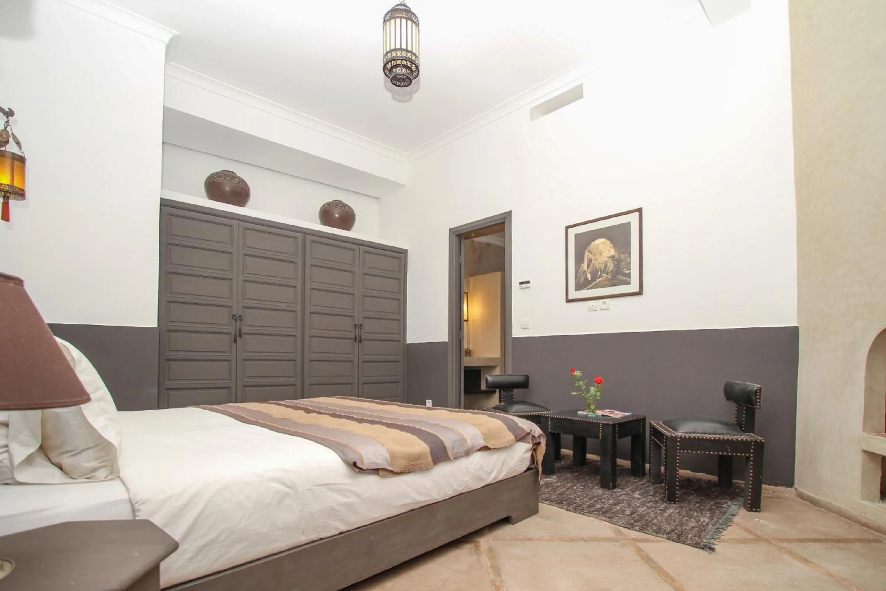 Bed in Riad 64 Maison D'hôtes & Spa