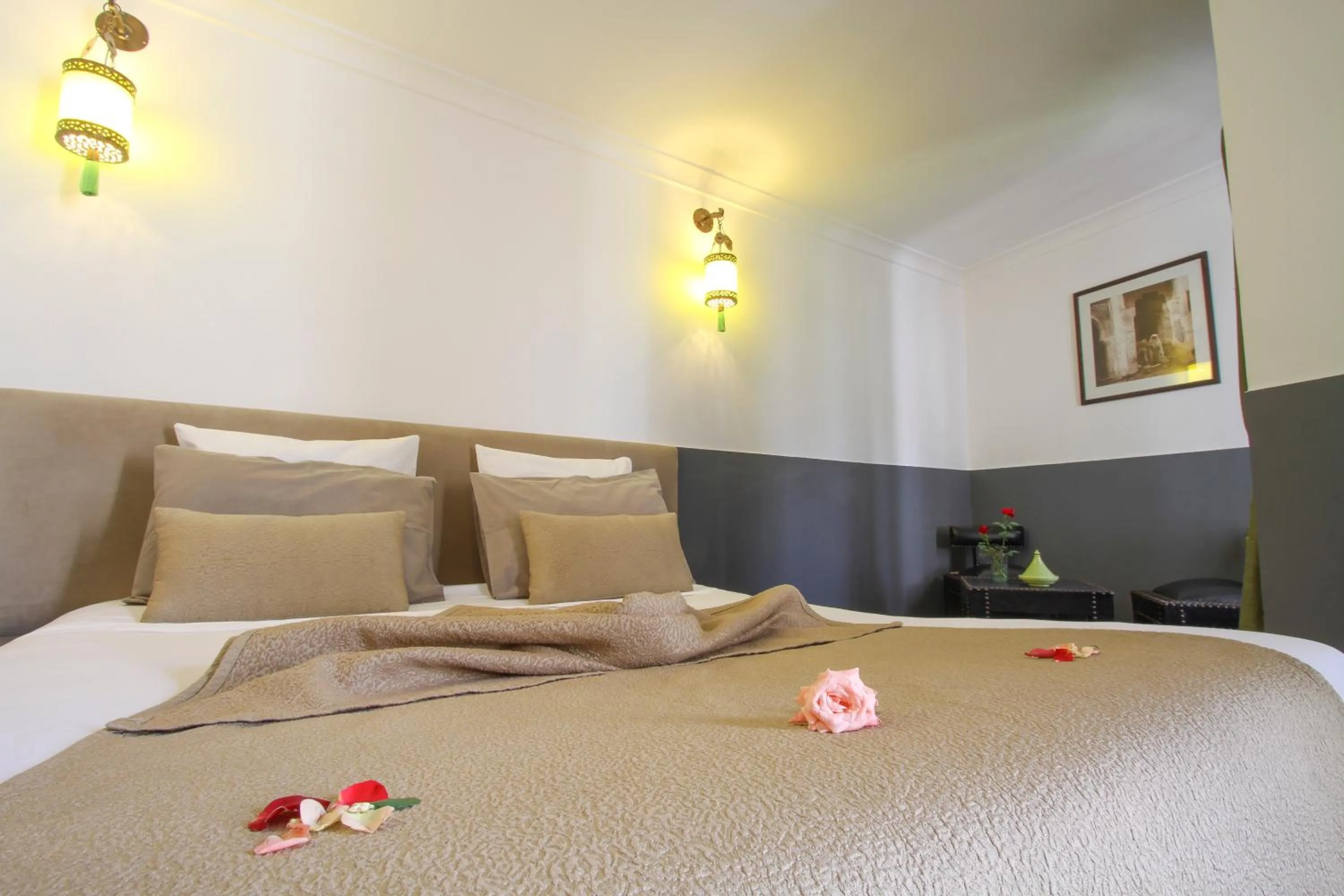 Bed in Riad 64 Maison D'hôtes & Spa