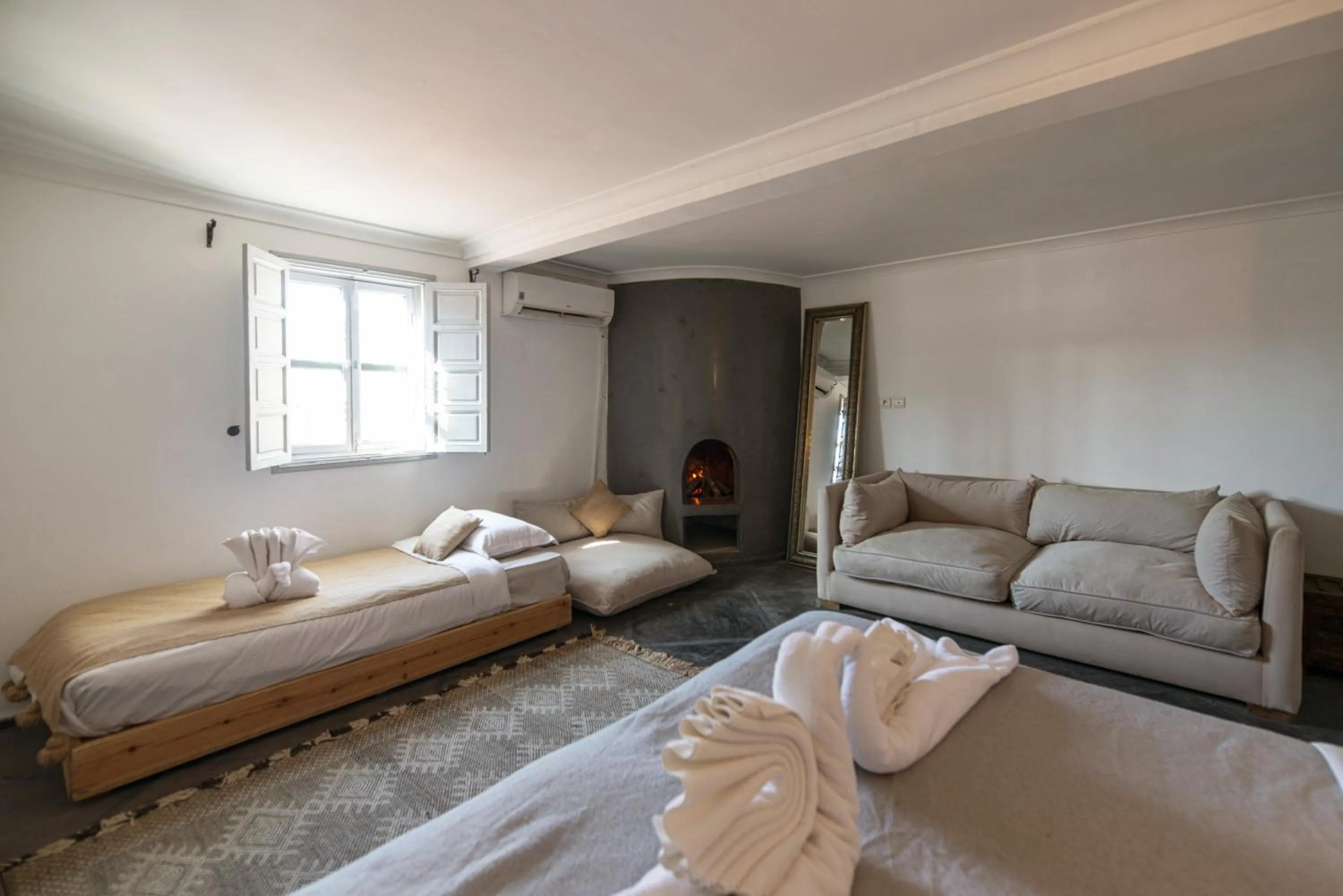 Bed in Riad 64 Maison D'hôtes & Spa