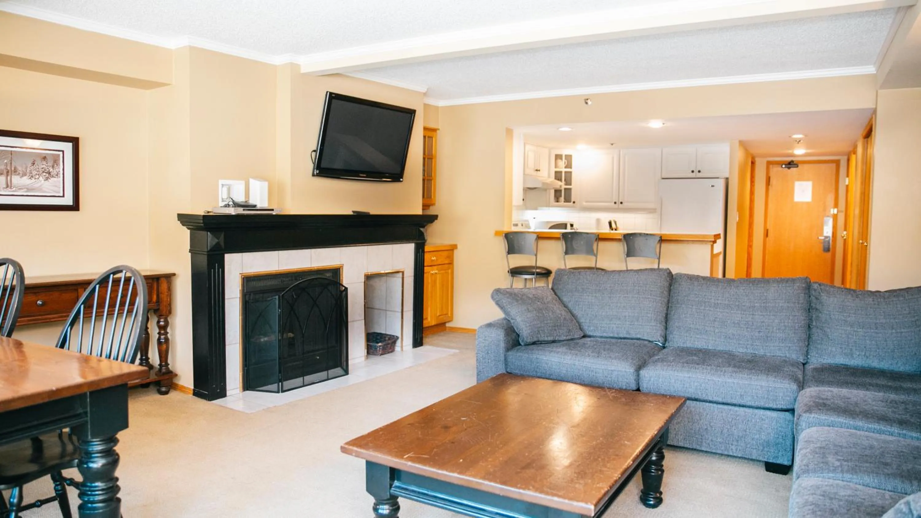 TV and multimedia in Carleton Lodge