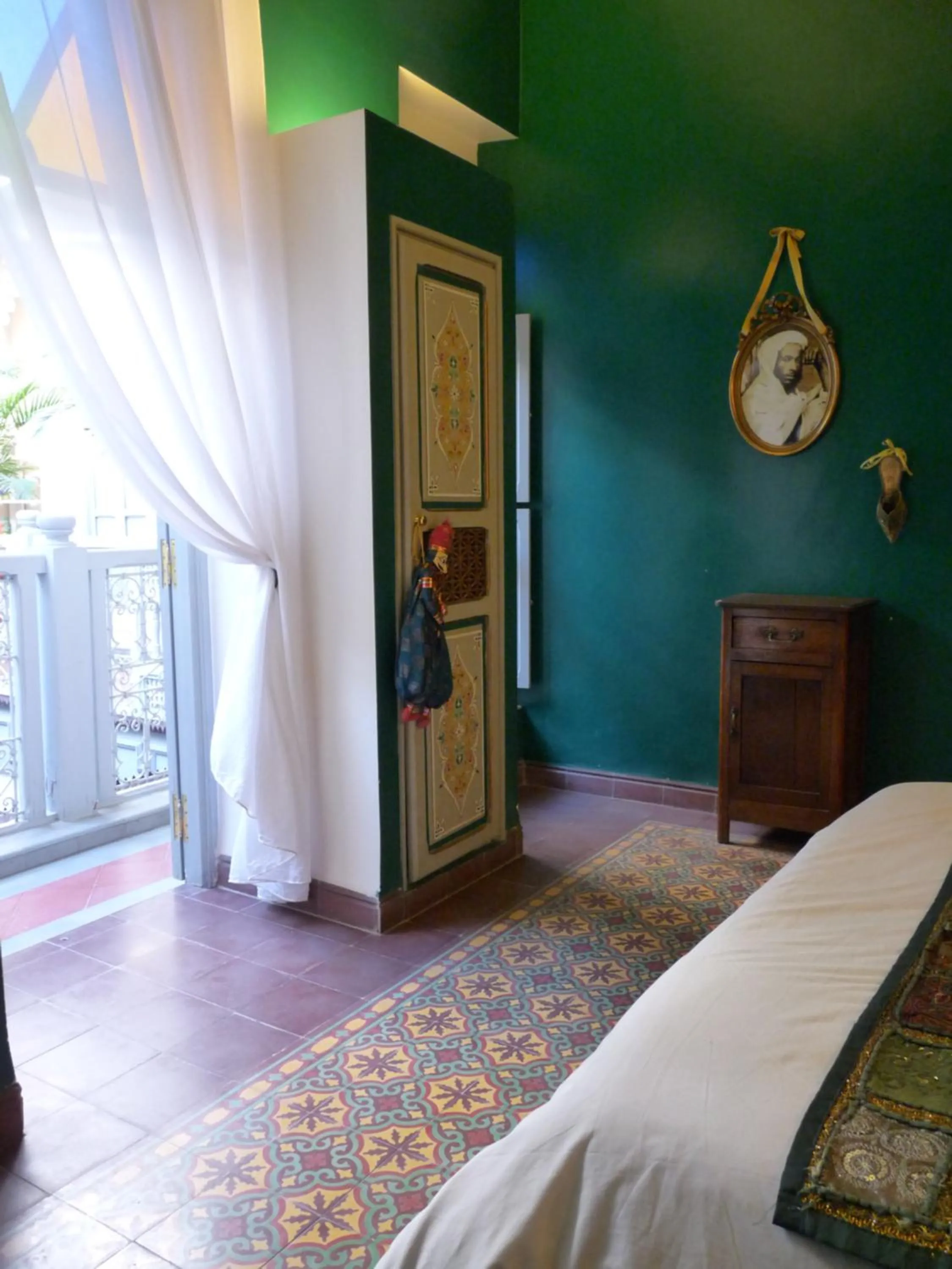 Photo of the whole room, Bed in Riad Noos Noos & Spa