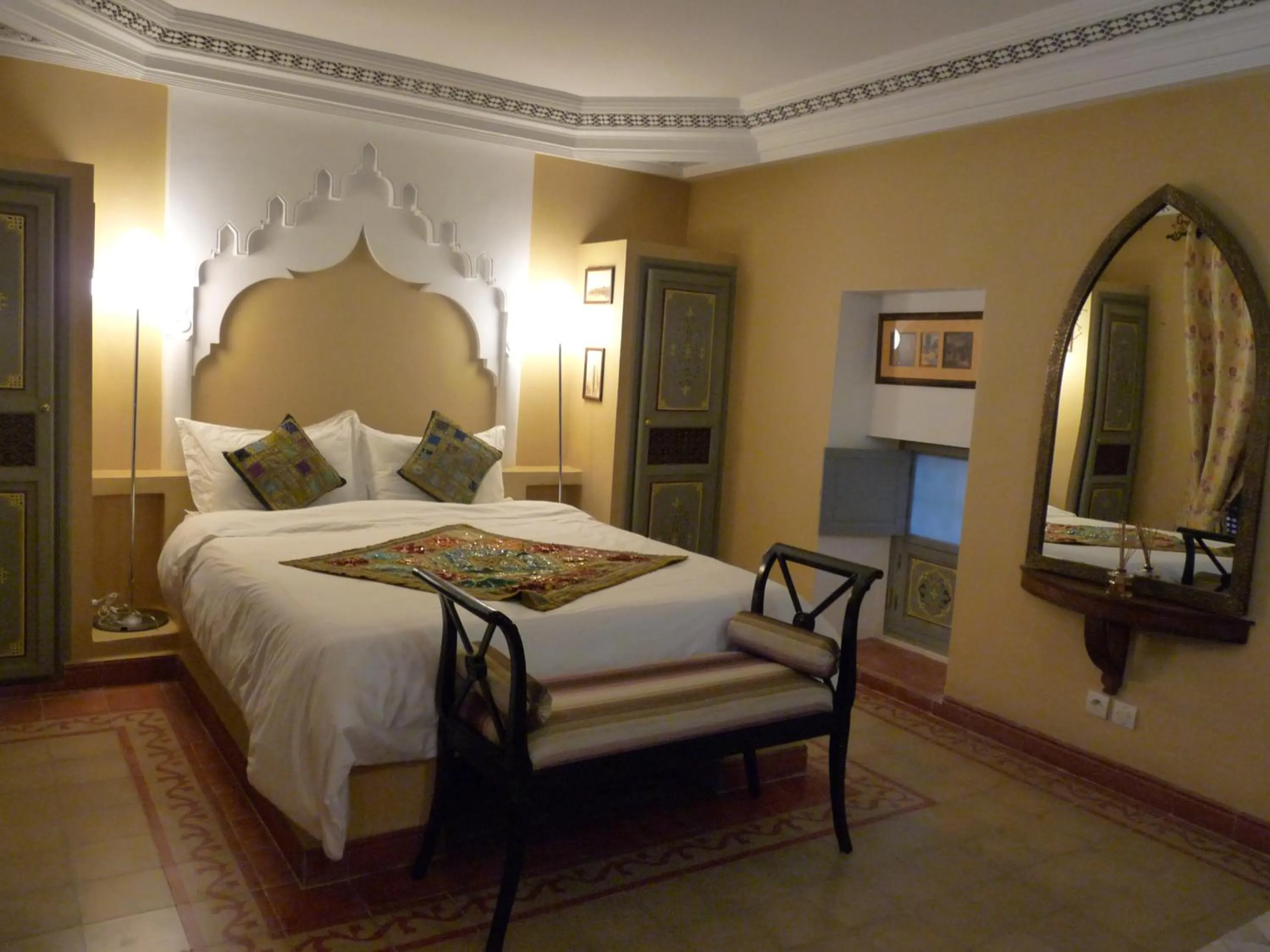 Bed in Riad Noos Noos & Spa