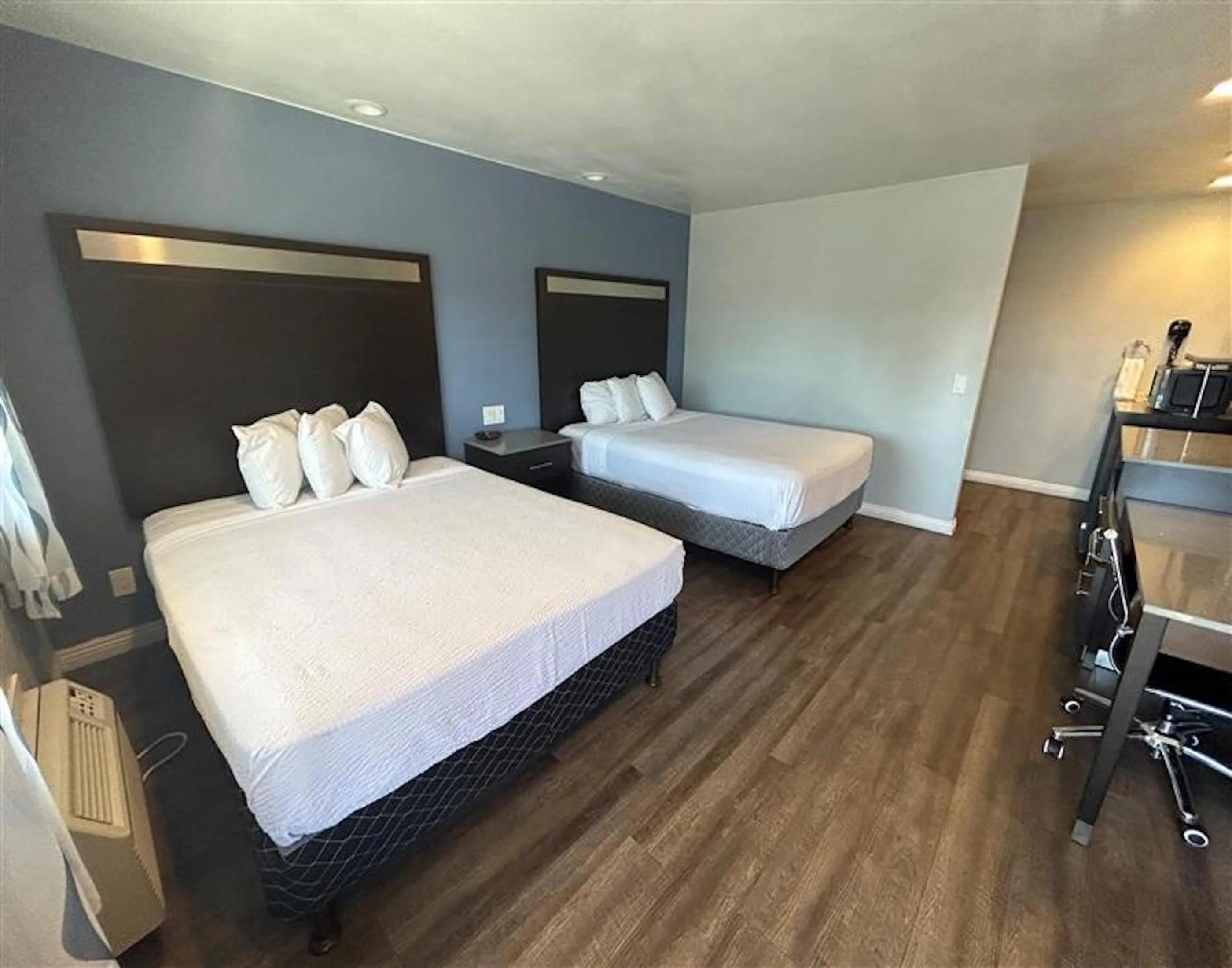 Bedroom, Bed in Motel 6 Yuba City, CA