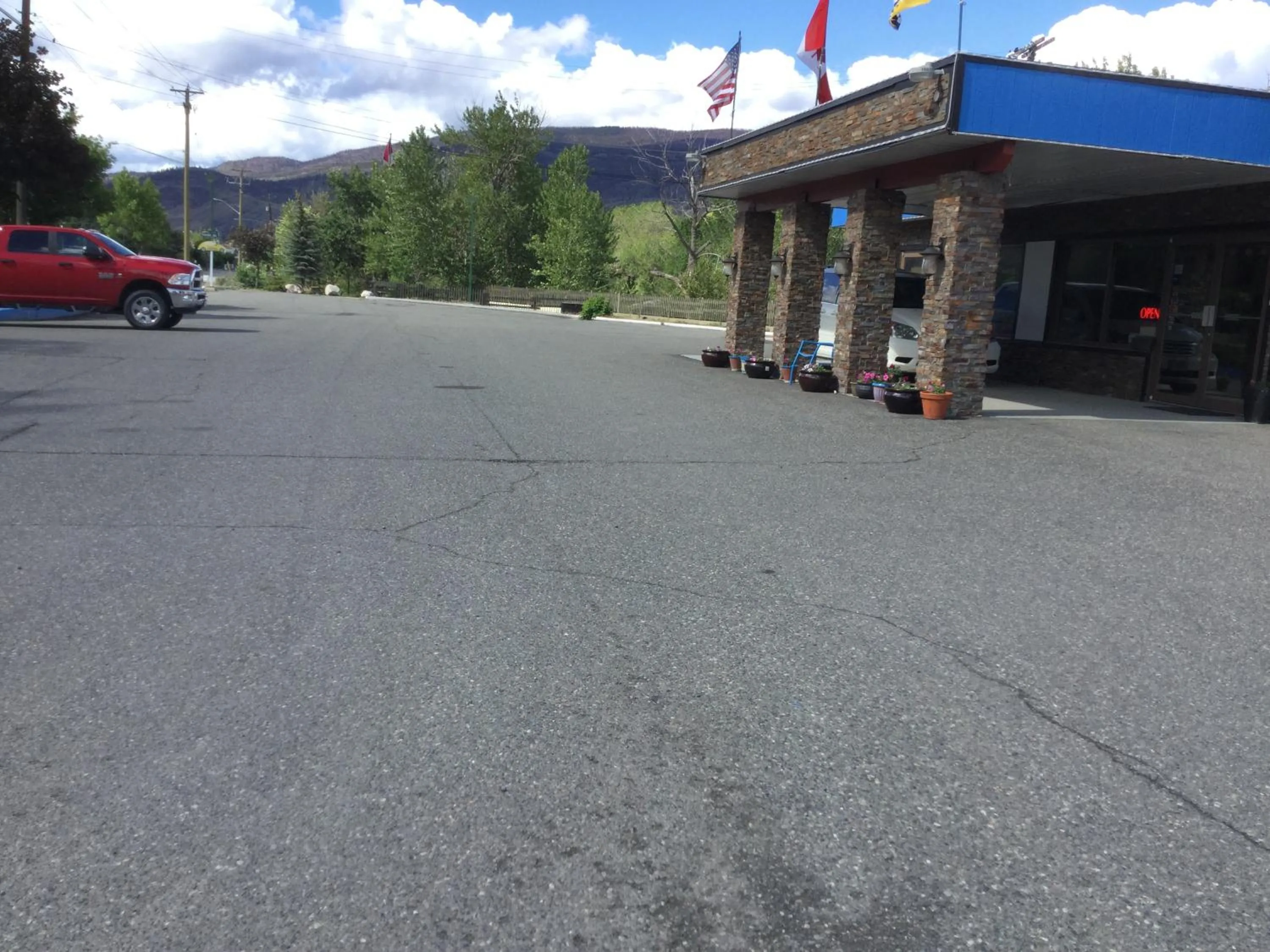 Facade/entrance in Riverside Motel Cache Creek