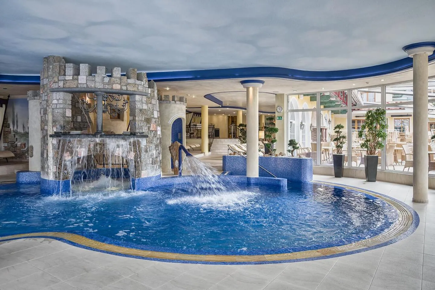 Swimming pool in Cocoon - Alpine Boutique Lodge