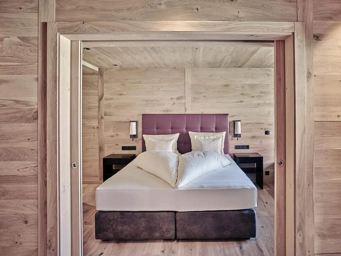 Photo of the whole room, Bed in Cocoon - Alpine Boutique Lodge