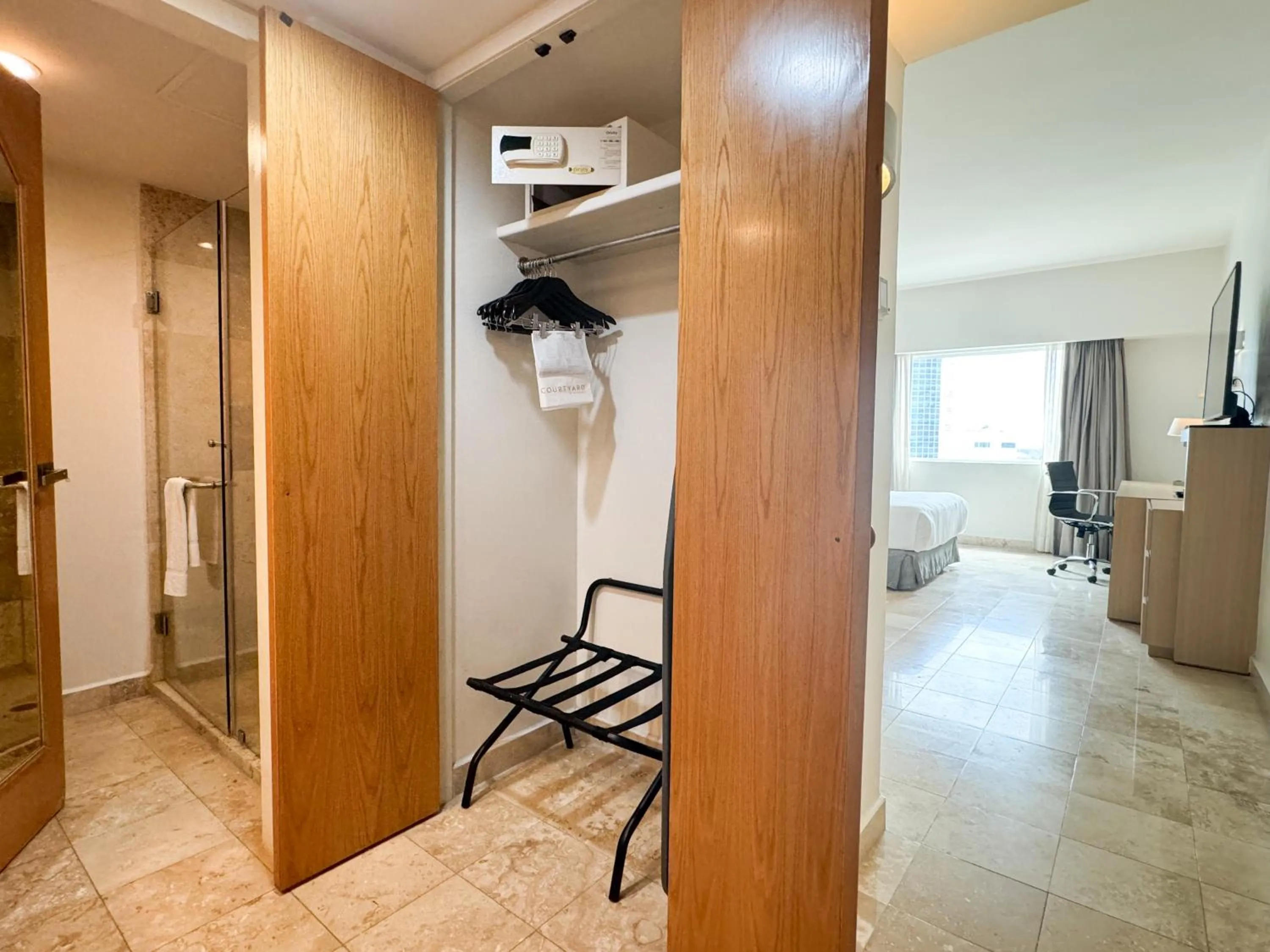 Shower in Courtyard by Marriott Villahermosa Tabasco