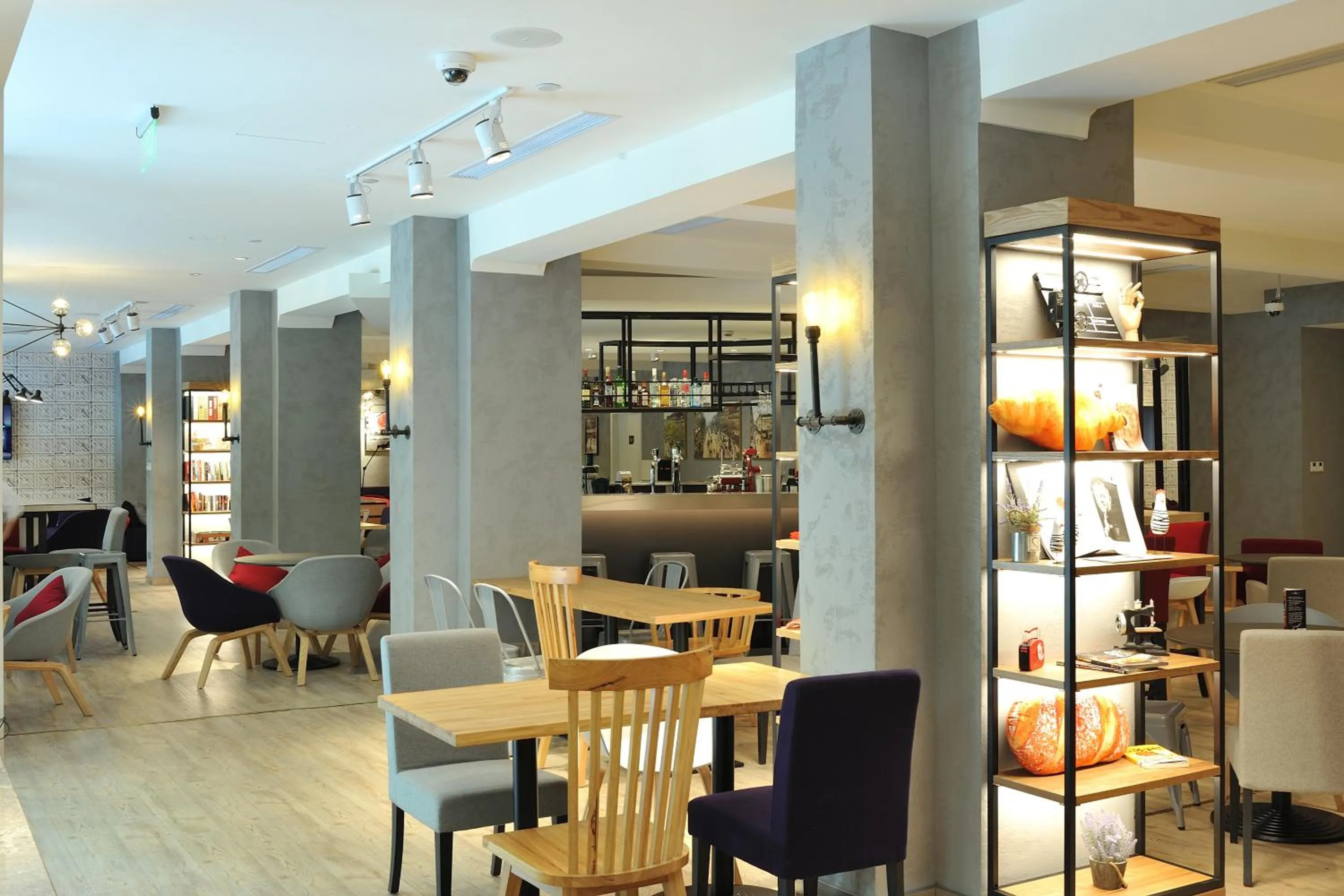 Restaurant/places to eat in Campanile Shanghai Natural History Museum Hotel