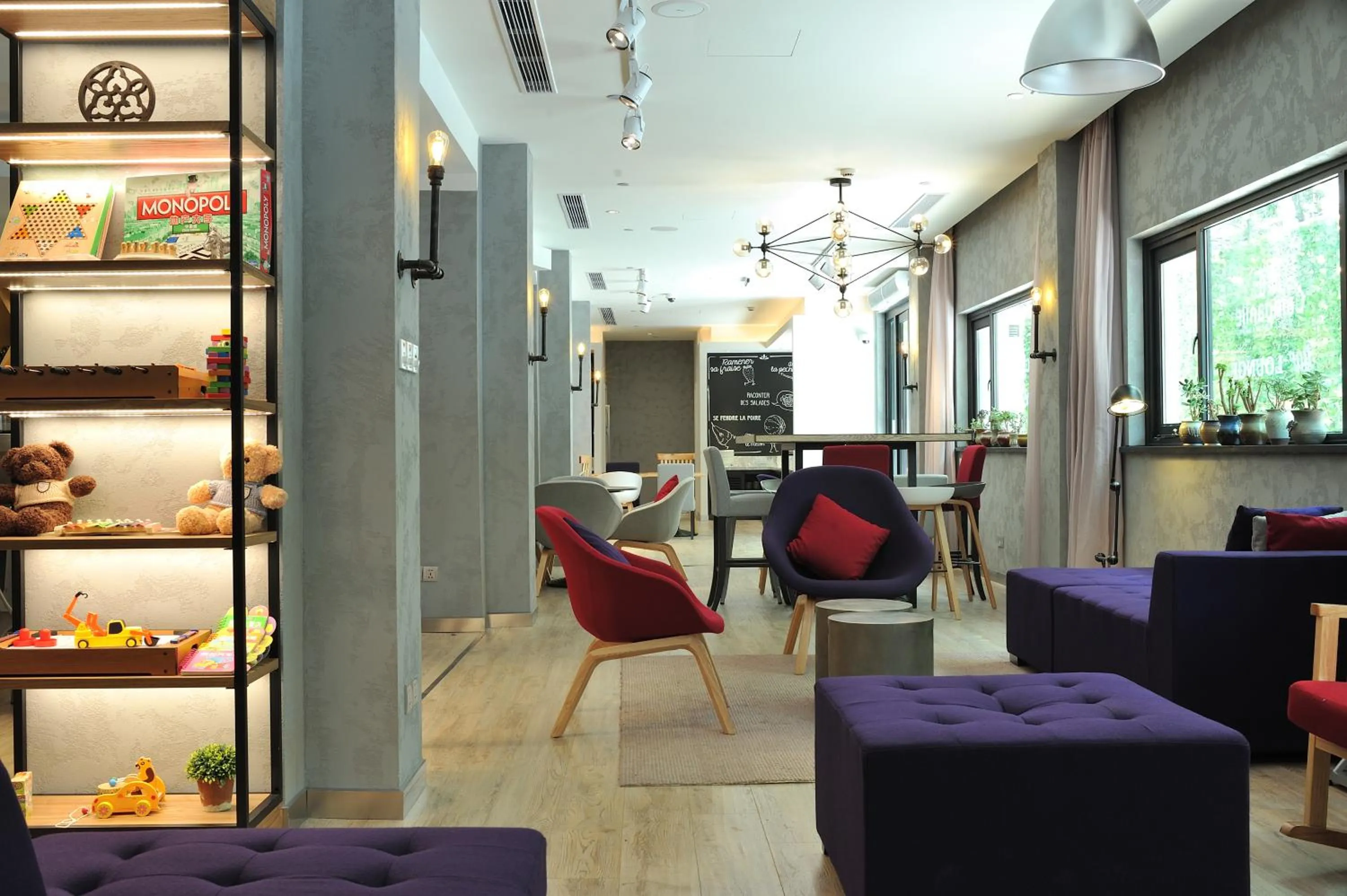 Seating area in Campanile Shanghai Natural History Museum Hotel
