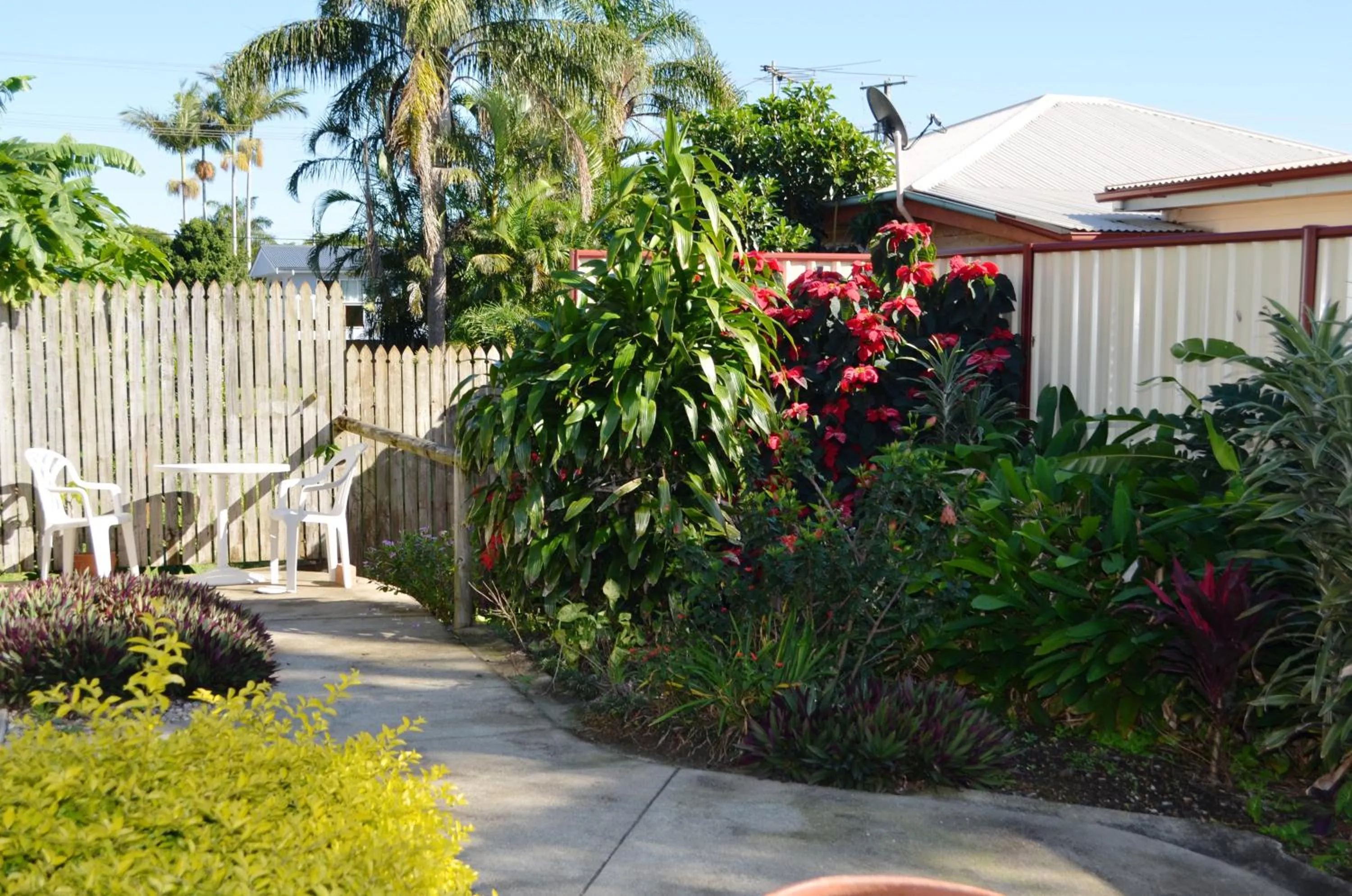 Garden in Redland Bay Motel