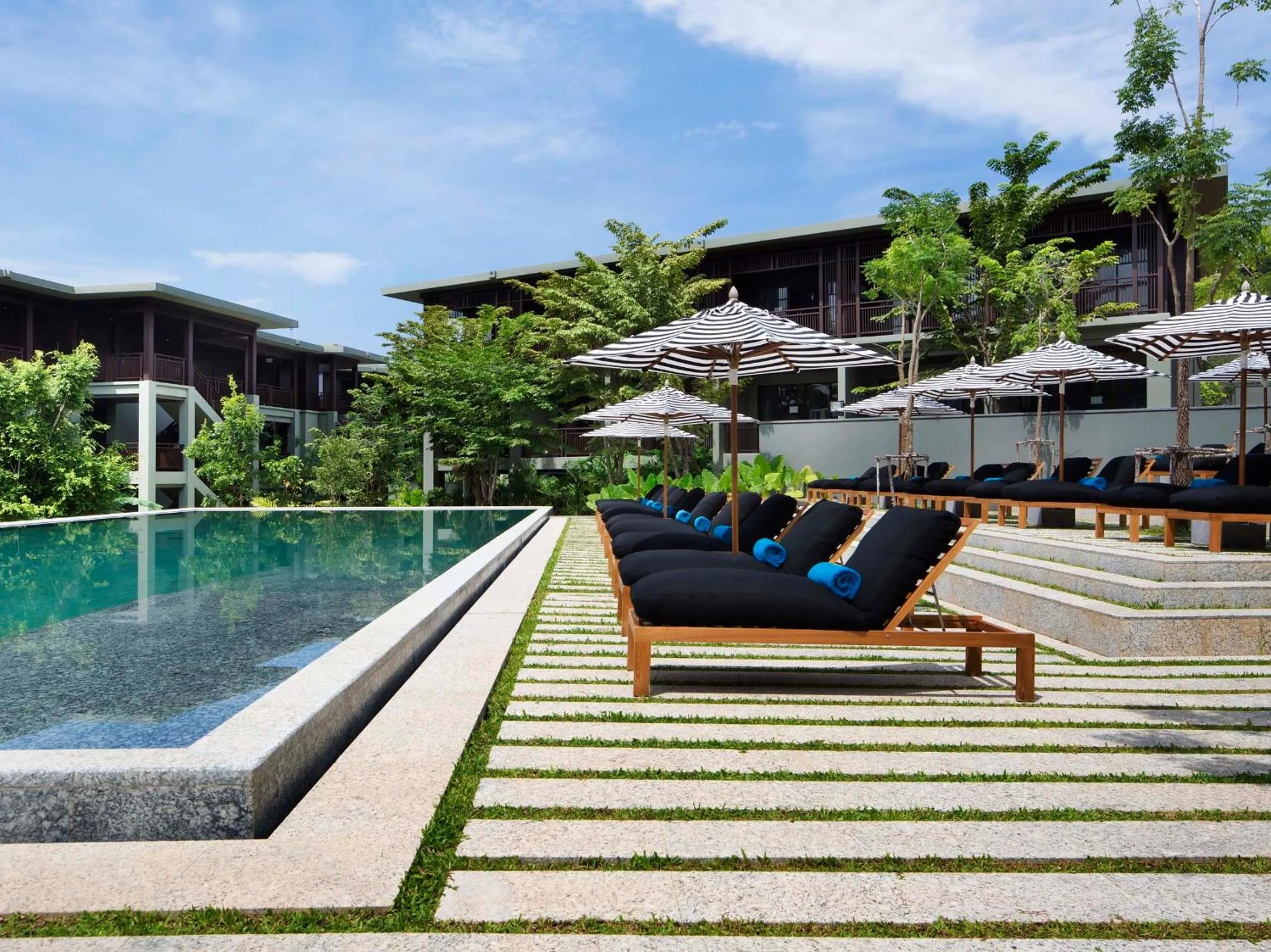 Swimming pool in Pullman Phuket Arcadia Naithon Beach