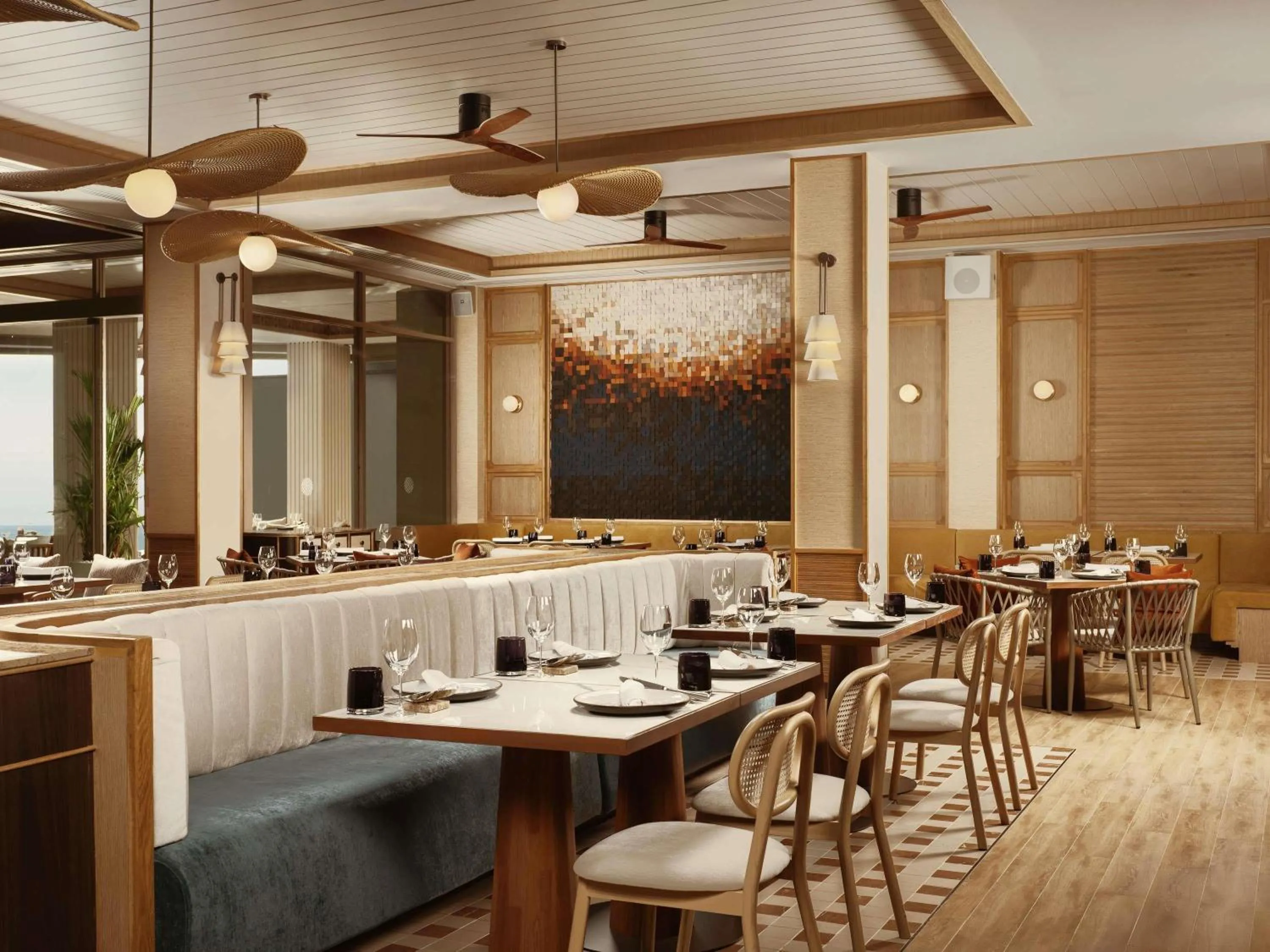 Restaurant/places to eat in Pullman Phuket Arcadia Naithon Beach