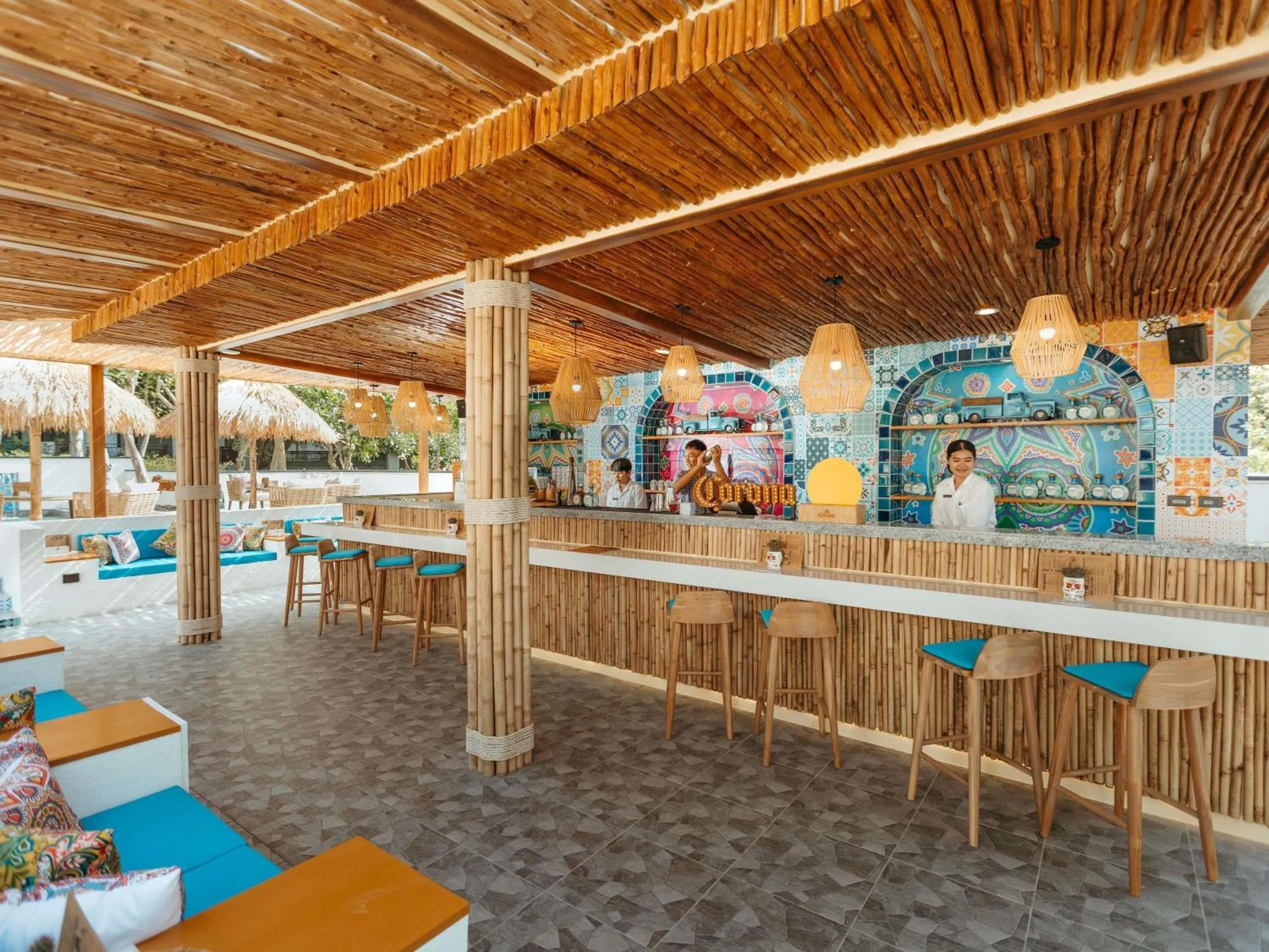 Lounge or bar in Pullman Phuket Arcadia Naithon Beach