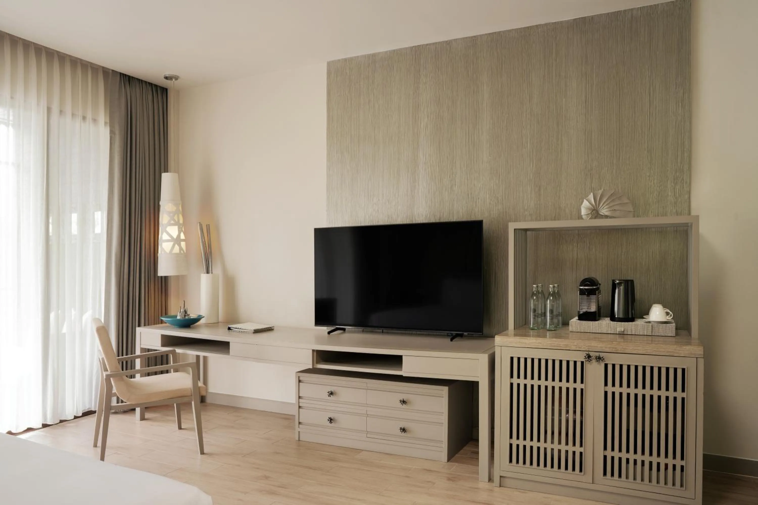 TV and multimedia in Pullman Phuket Arcadia Naithon Beach