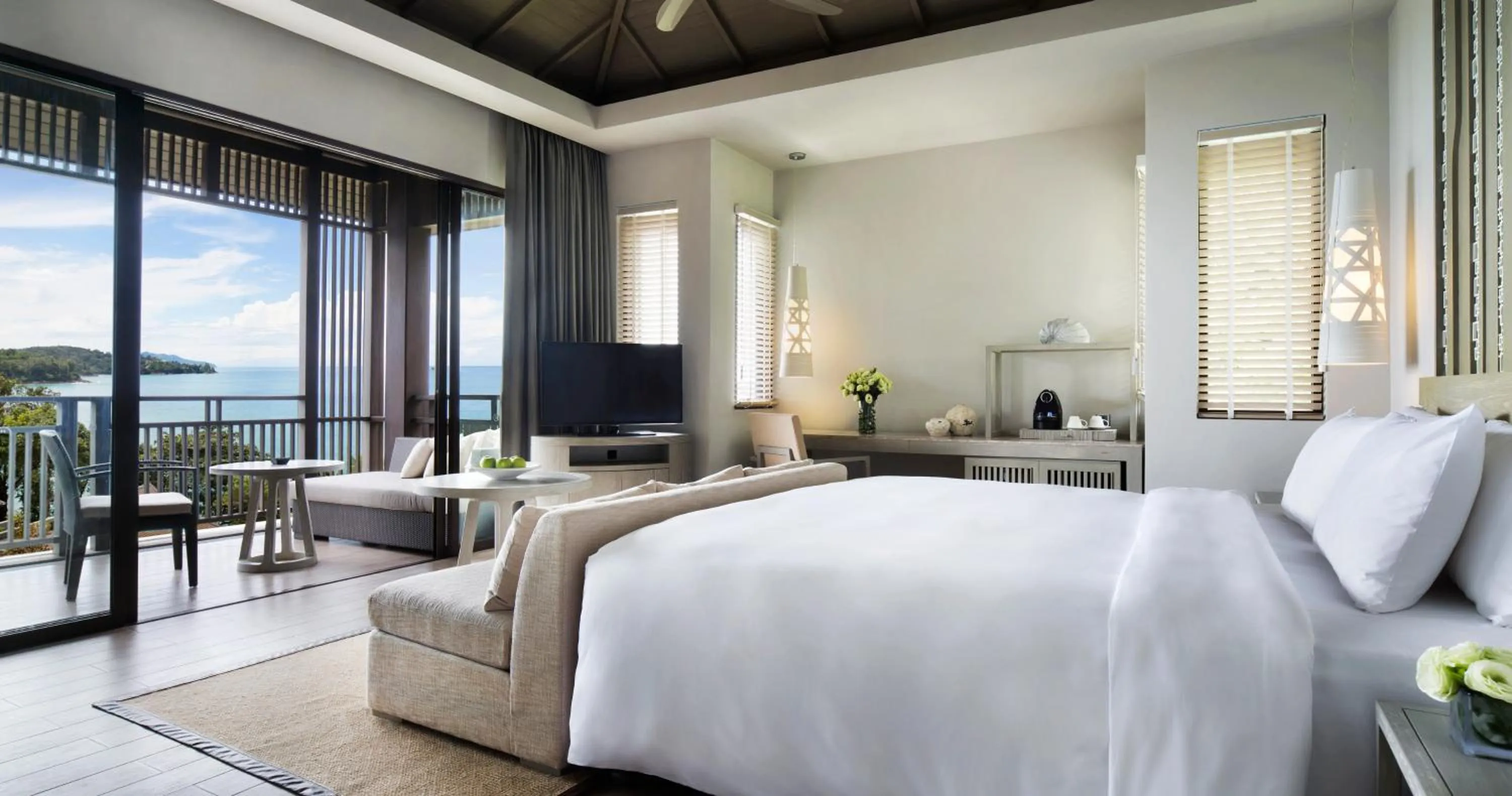 Bed in Pullman Phuket Arcadia Naithon Beach