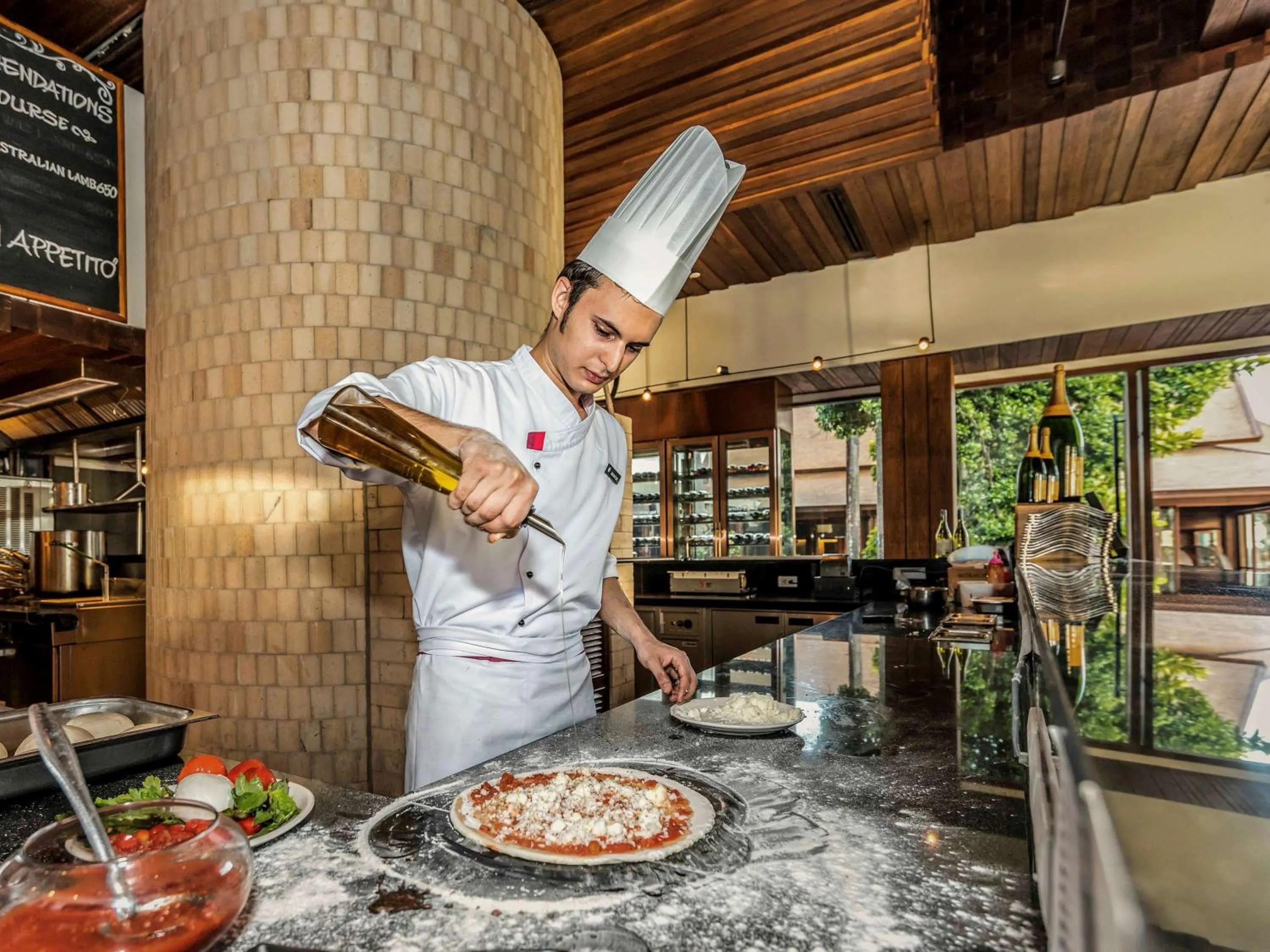 Restaurant/places to eat in Pullman Phuket Arcadia Naithon Beach