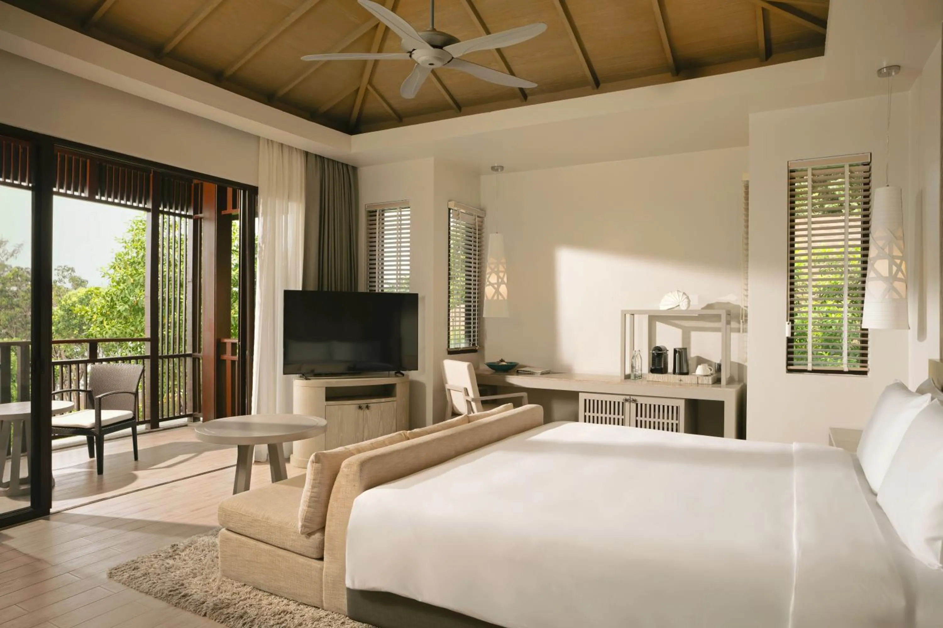 Bed in Pullman Phuket Arcadia Naithon Beach