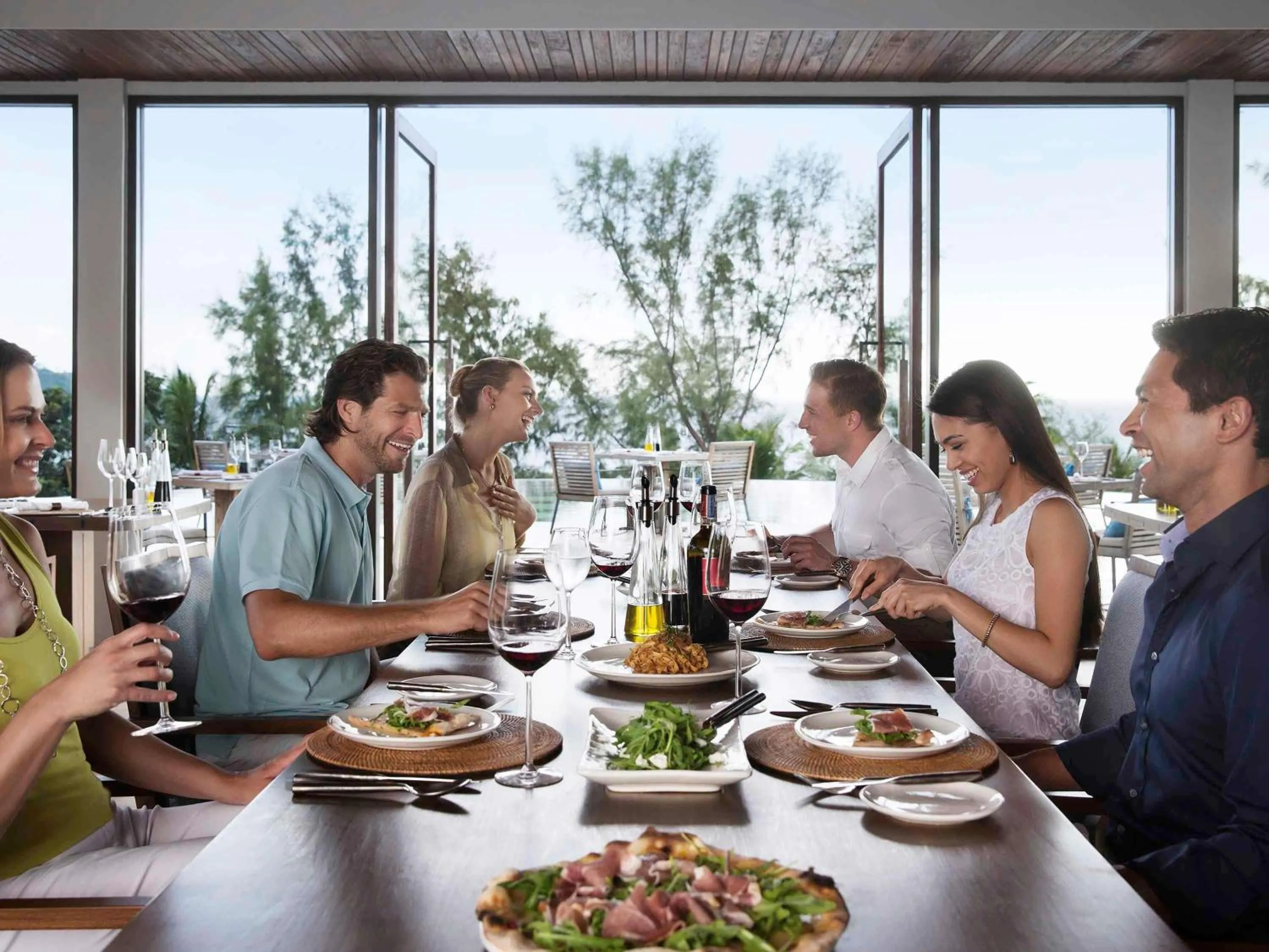 Restaurant/places to eat in Pullman Phuket Arcadia Naithon Beach