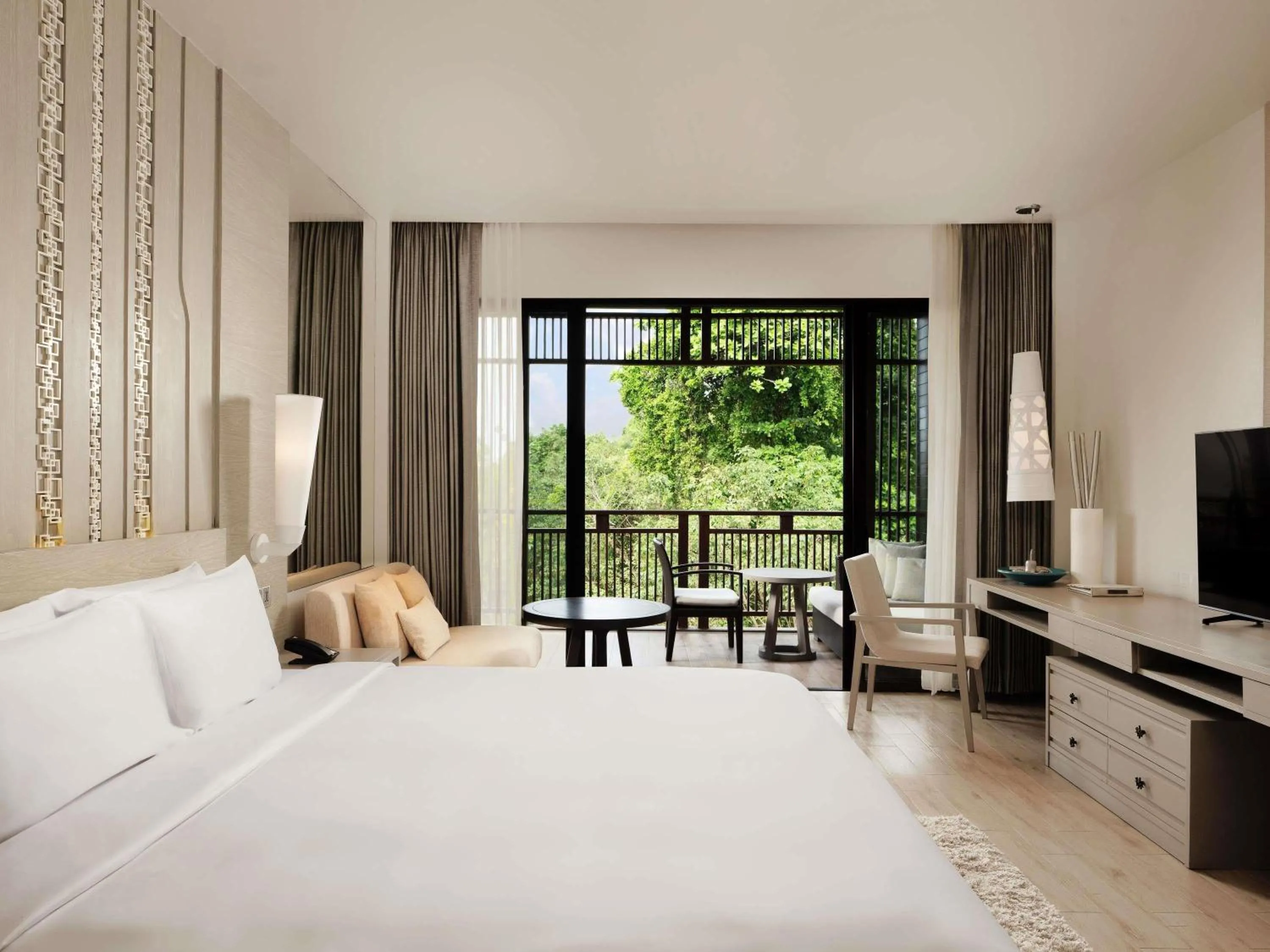 Bed in Pullman Phuket Arcadia Naithon Beach