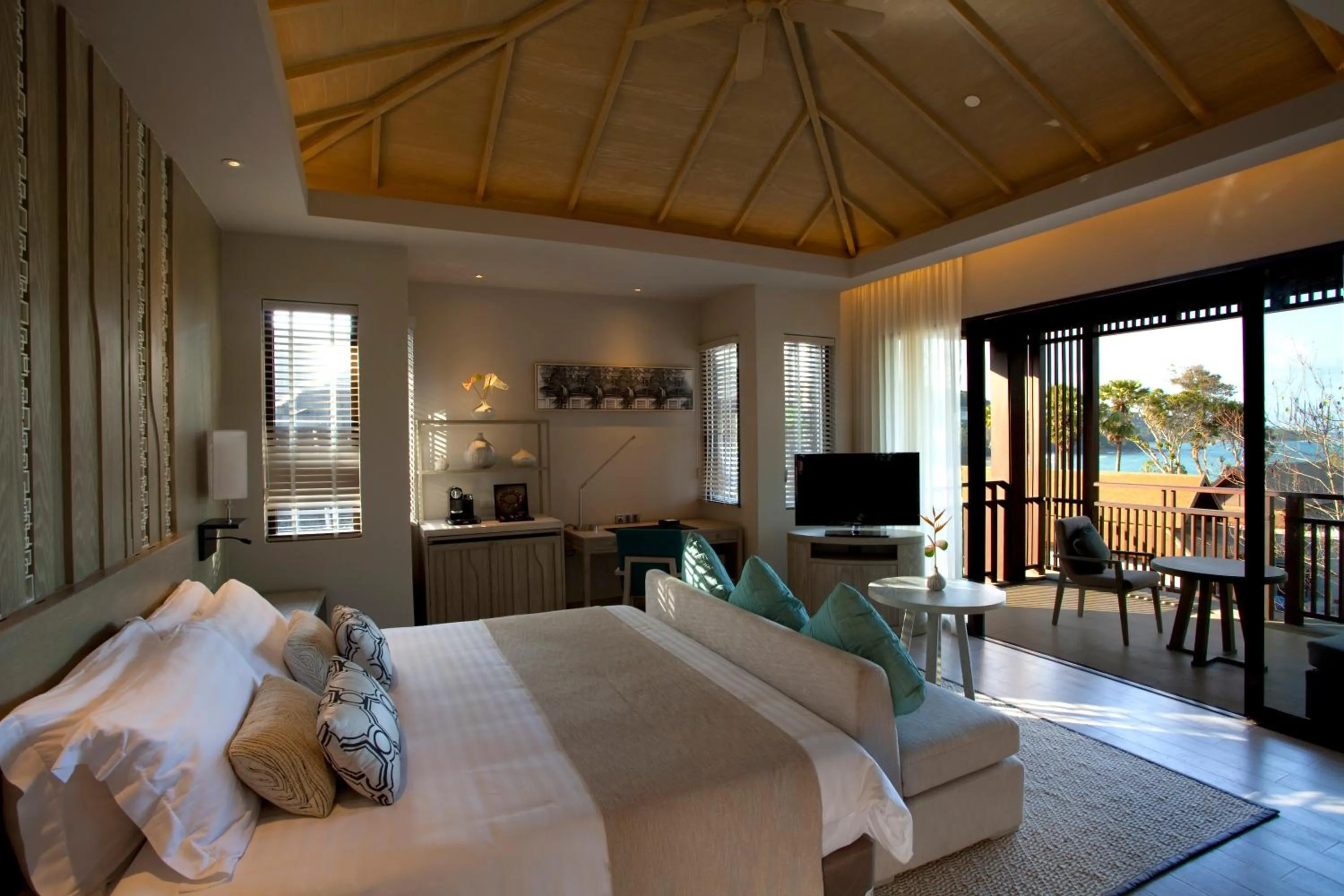 Bed in Pullman Phuket Arcadia Naithon Beach