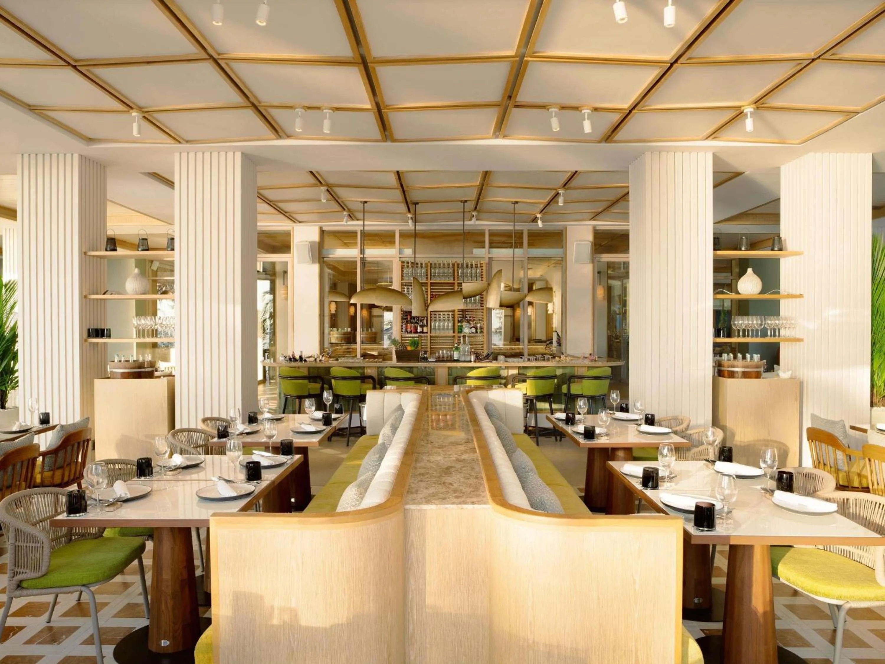 Restaurant/places to eat in Pullman Phuket Arcadia Naithon Beach