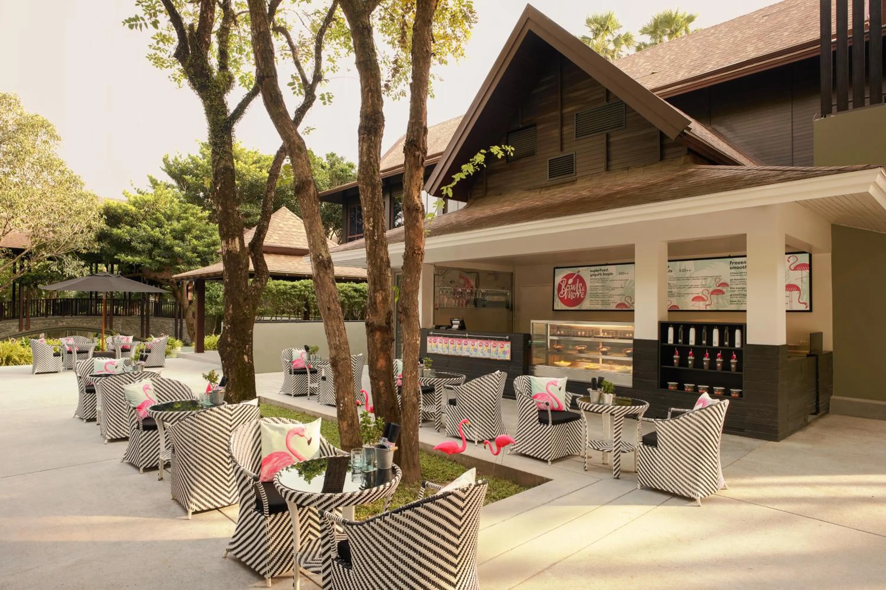 Restaurant/places to eat in Pullman Phuket Arcadia Naithon Beach
