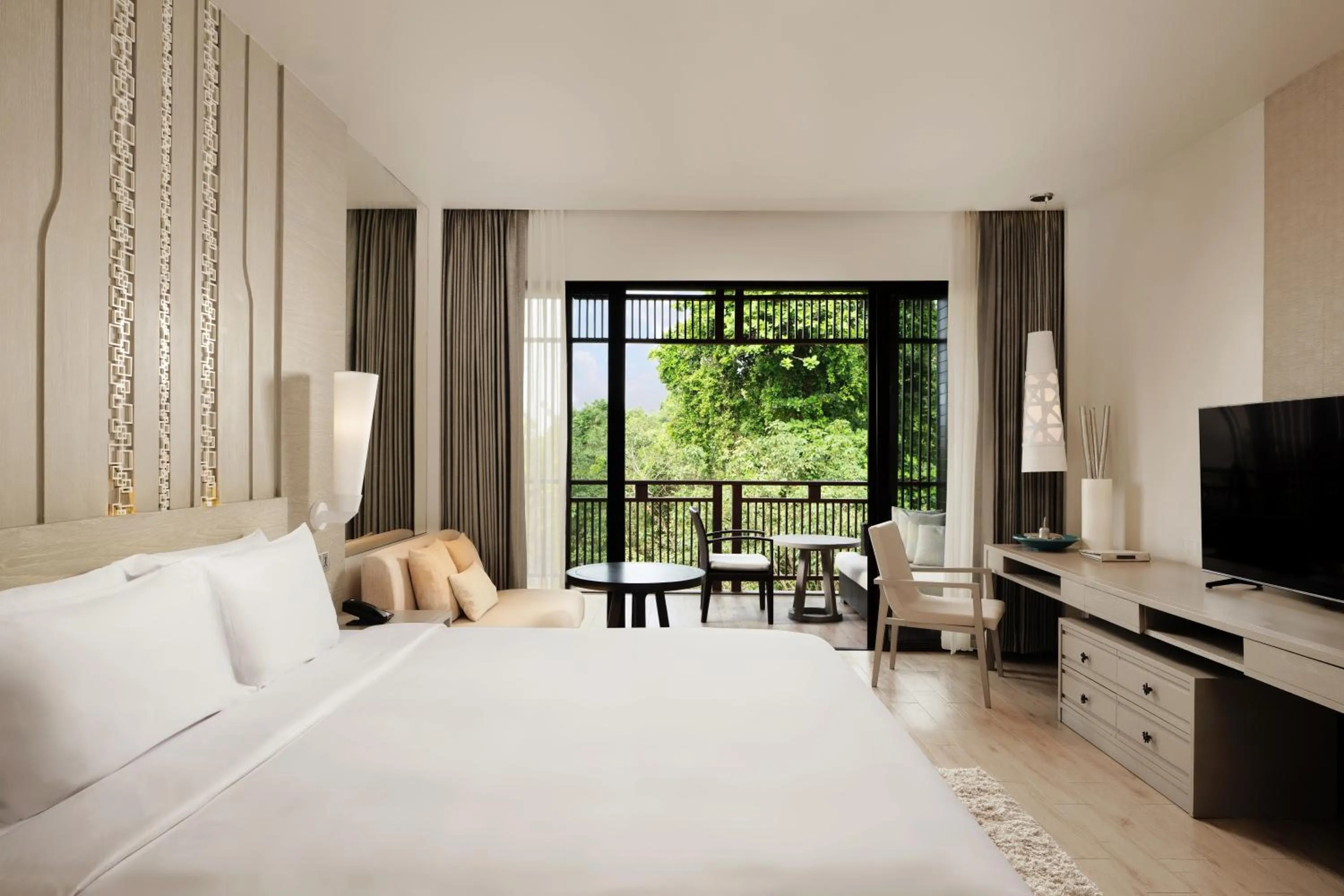 Bed in Pullman Phuket Arcadia Naithon Beach