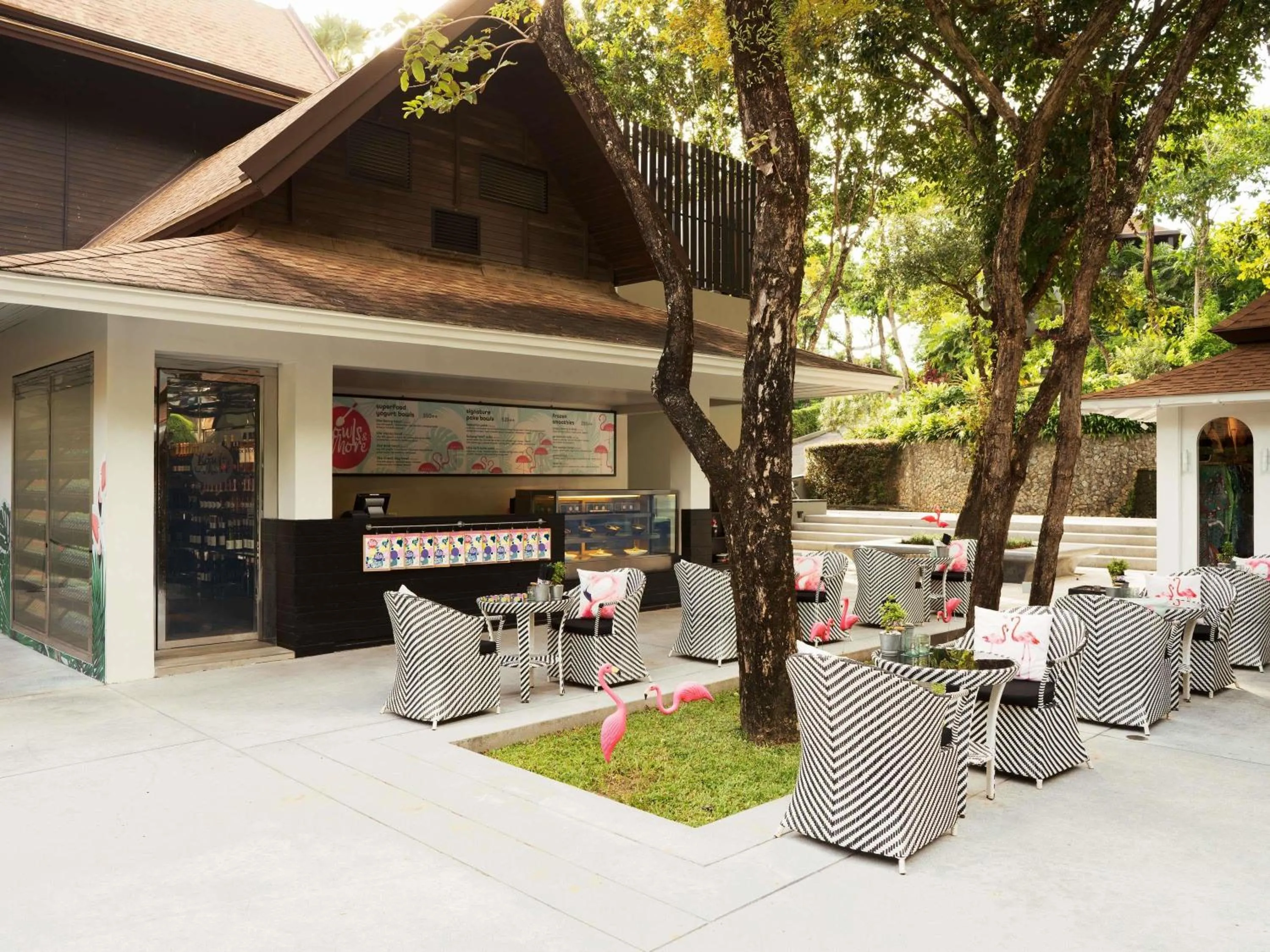 Restaurant/places to eat in Pullman Phuket Arcadia Naithon Beach