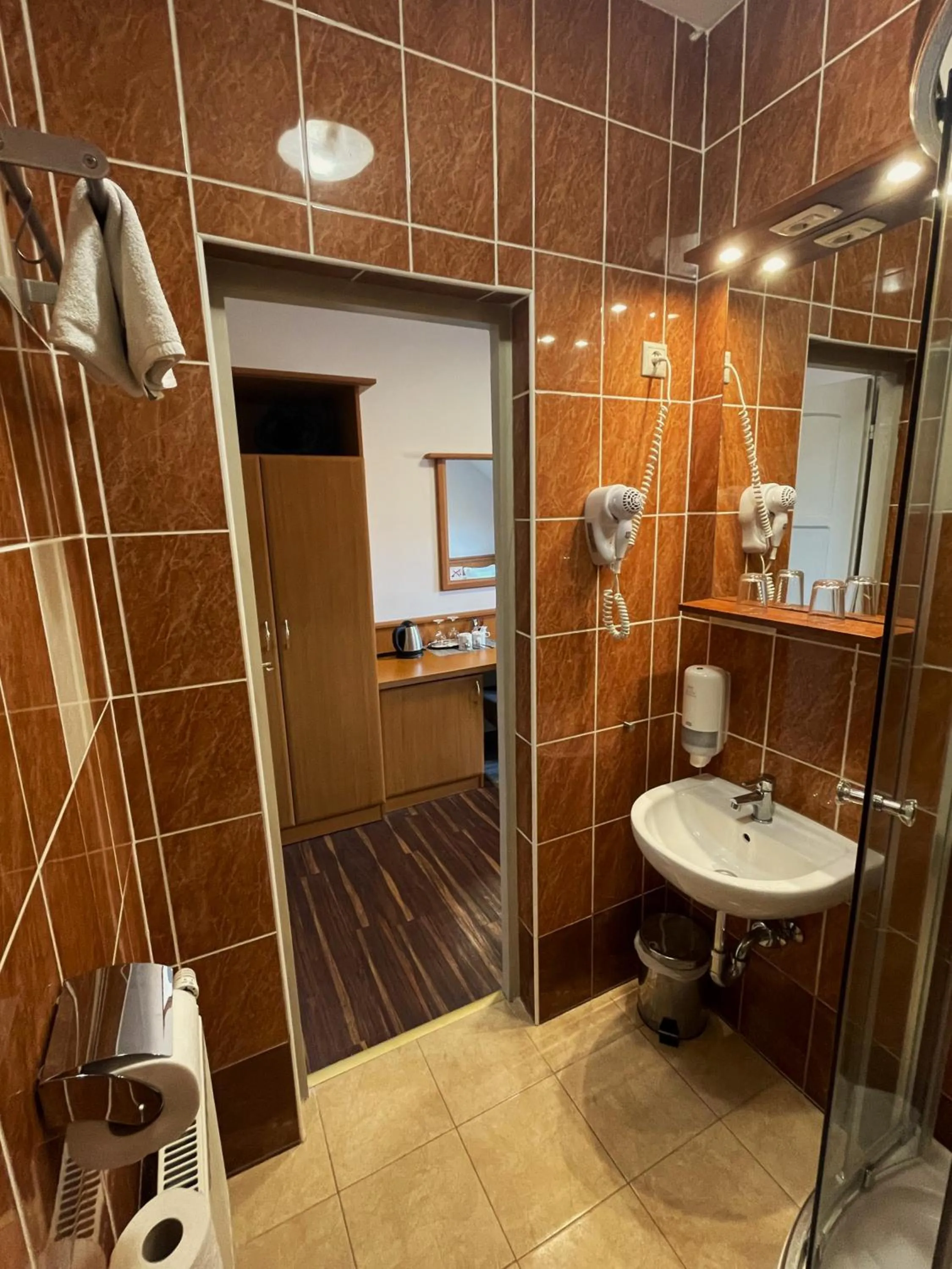 Shower in König Hotel