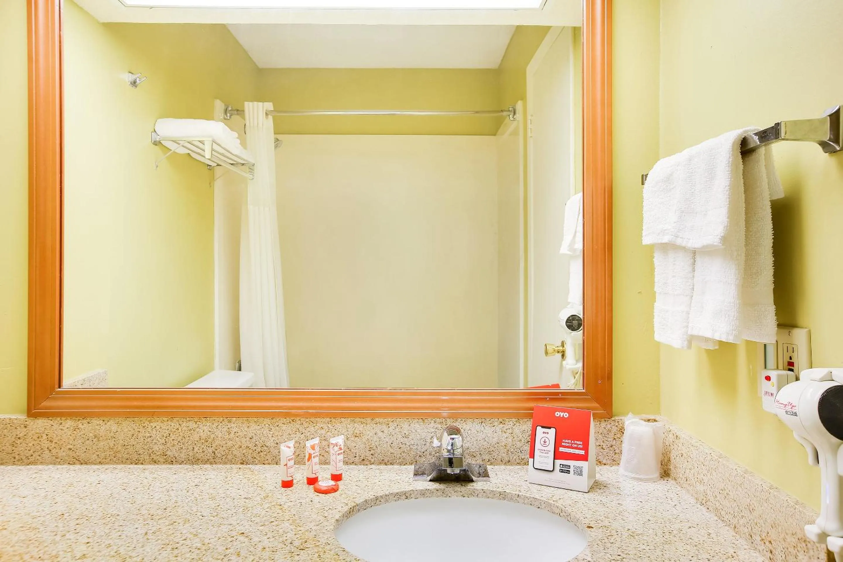 Bathroom in OYO Hotel Texarkana Trinity AR Hwy I-30