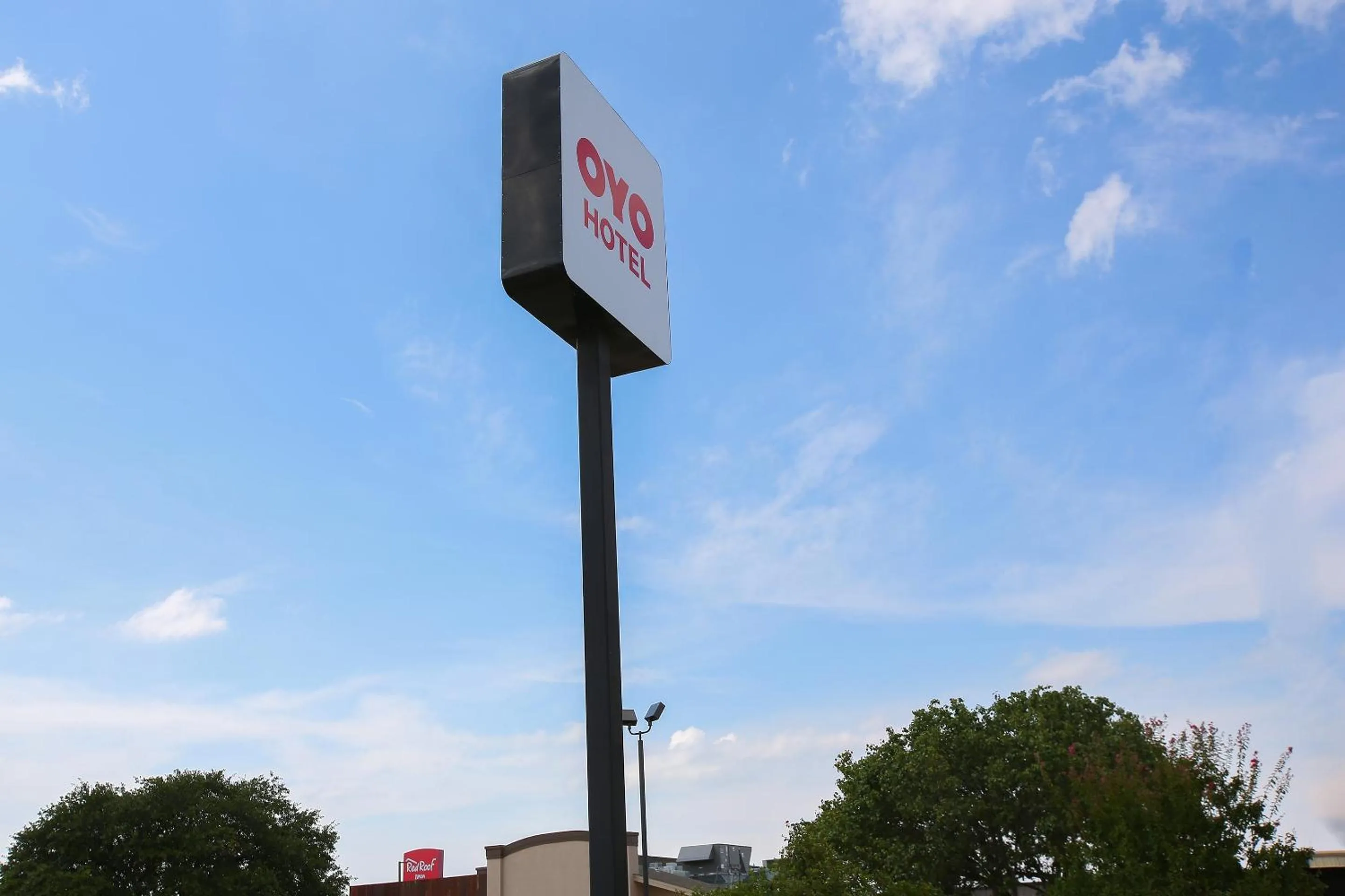 Facade/entrance in OYO Hotel Texarkana Trinity AR Hwy I-30