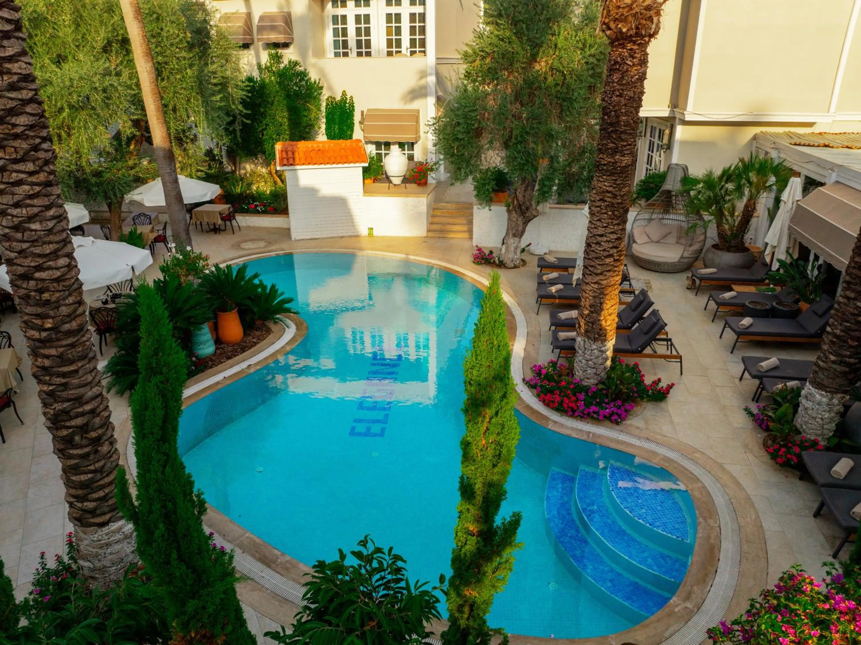 Patio in Elegance East Hotel