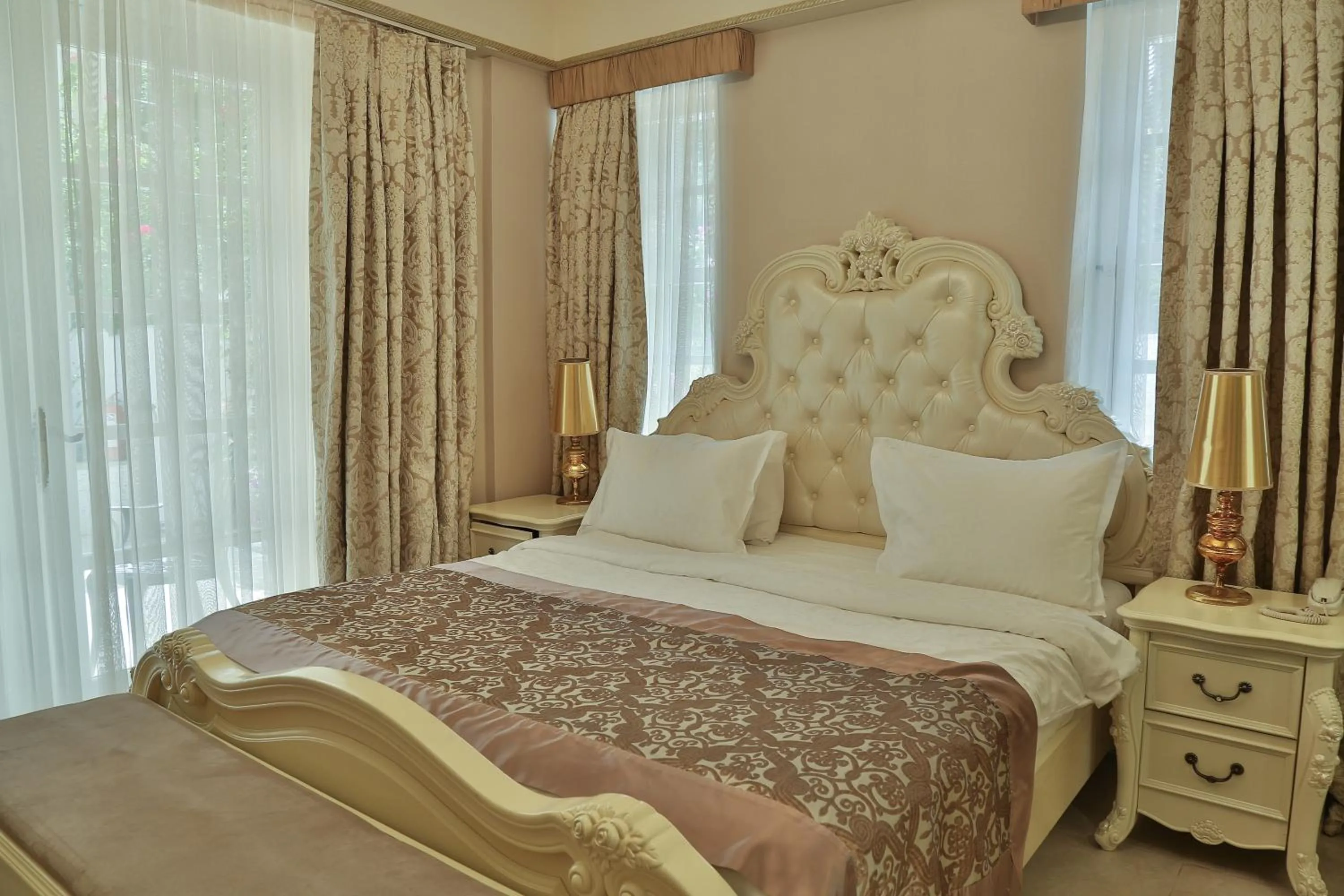 Photo of the whole room, Bed in Elegance East Hotel