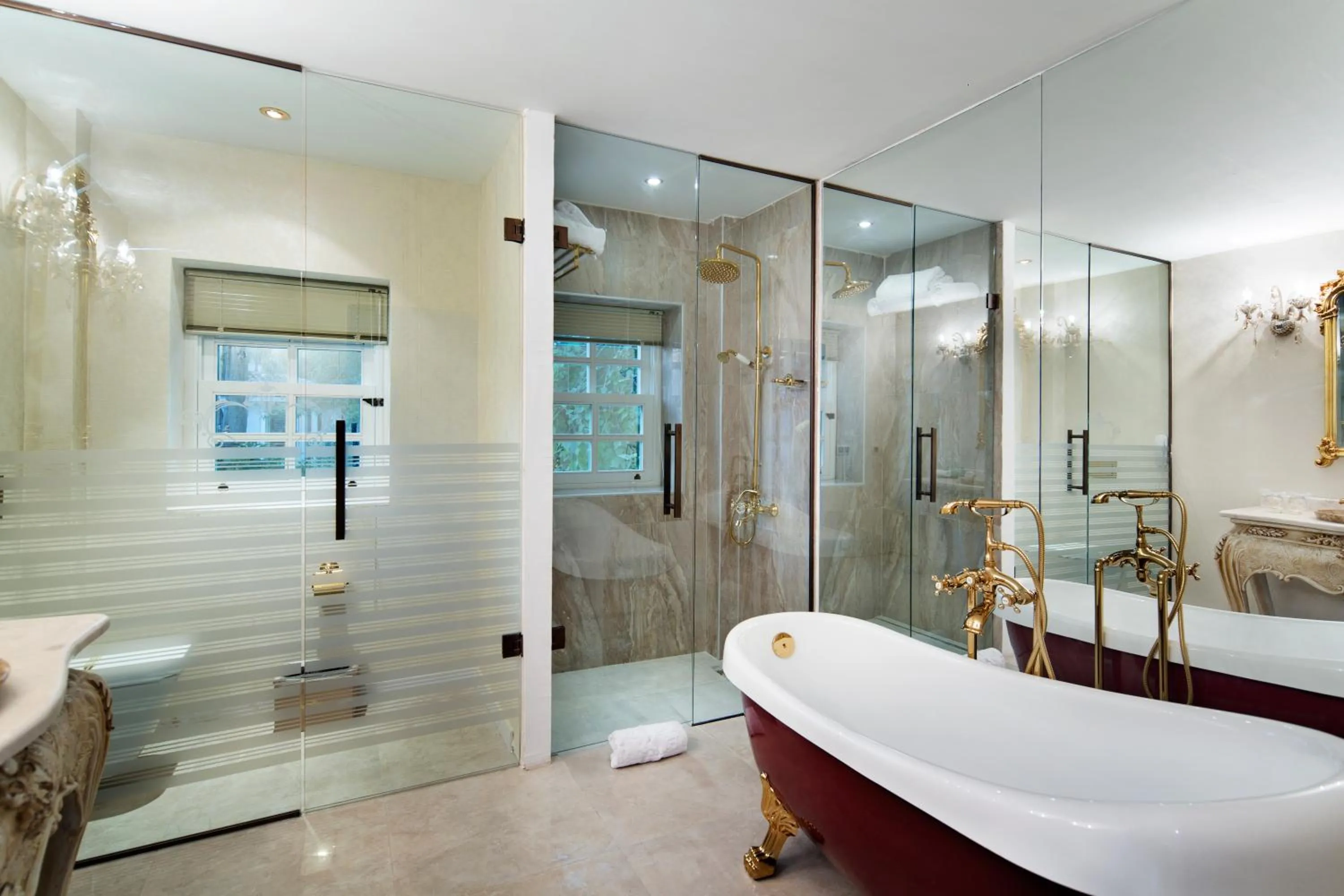 Shower in Elegance East Hotel