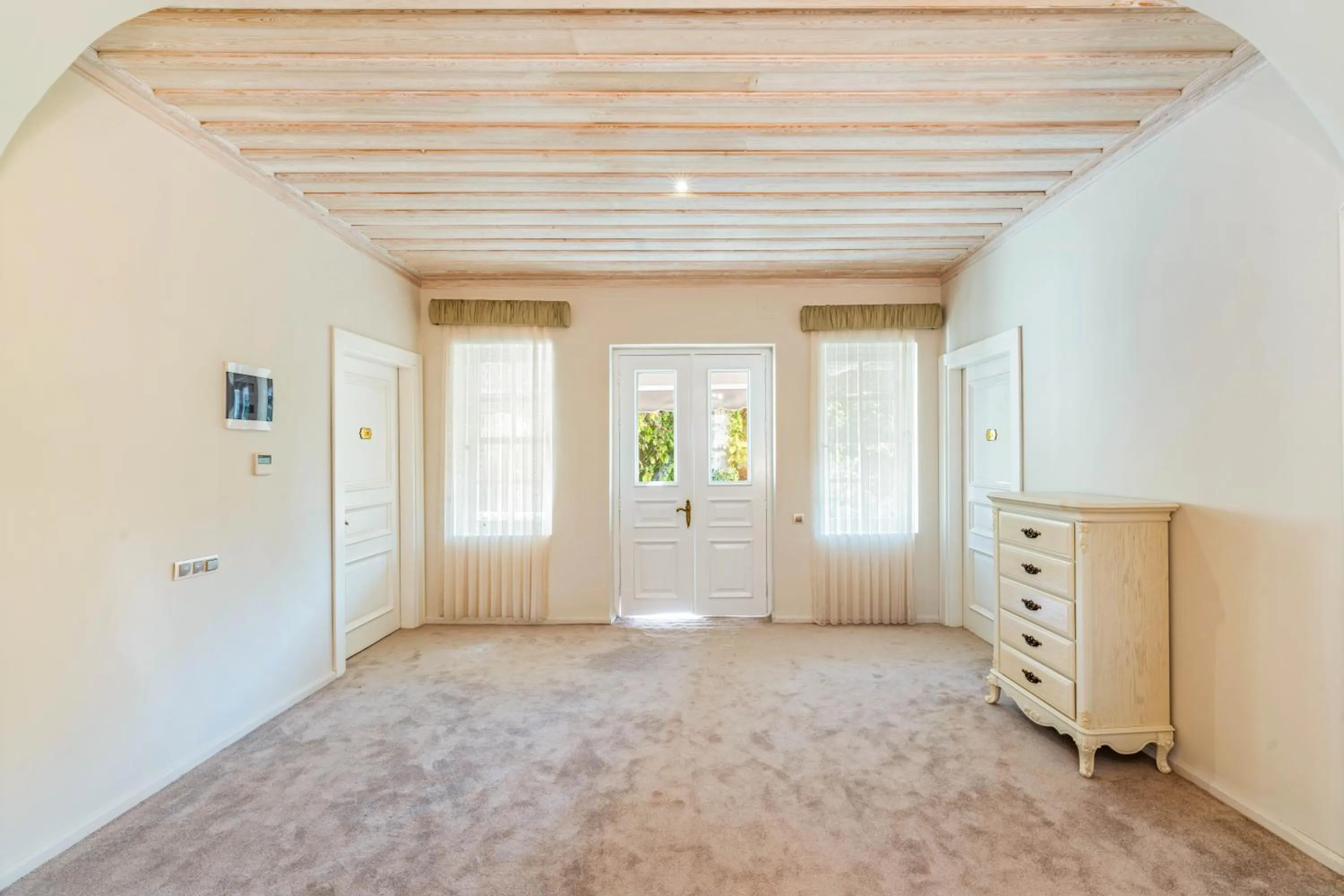 Living room in Elegance East Hotel