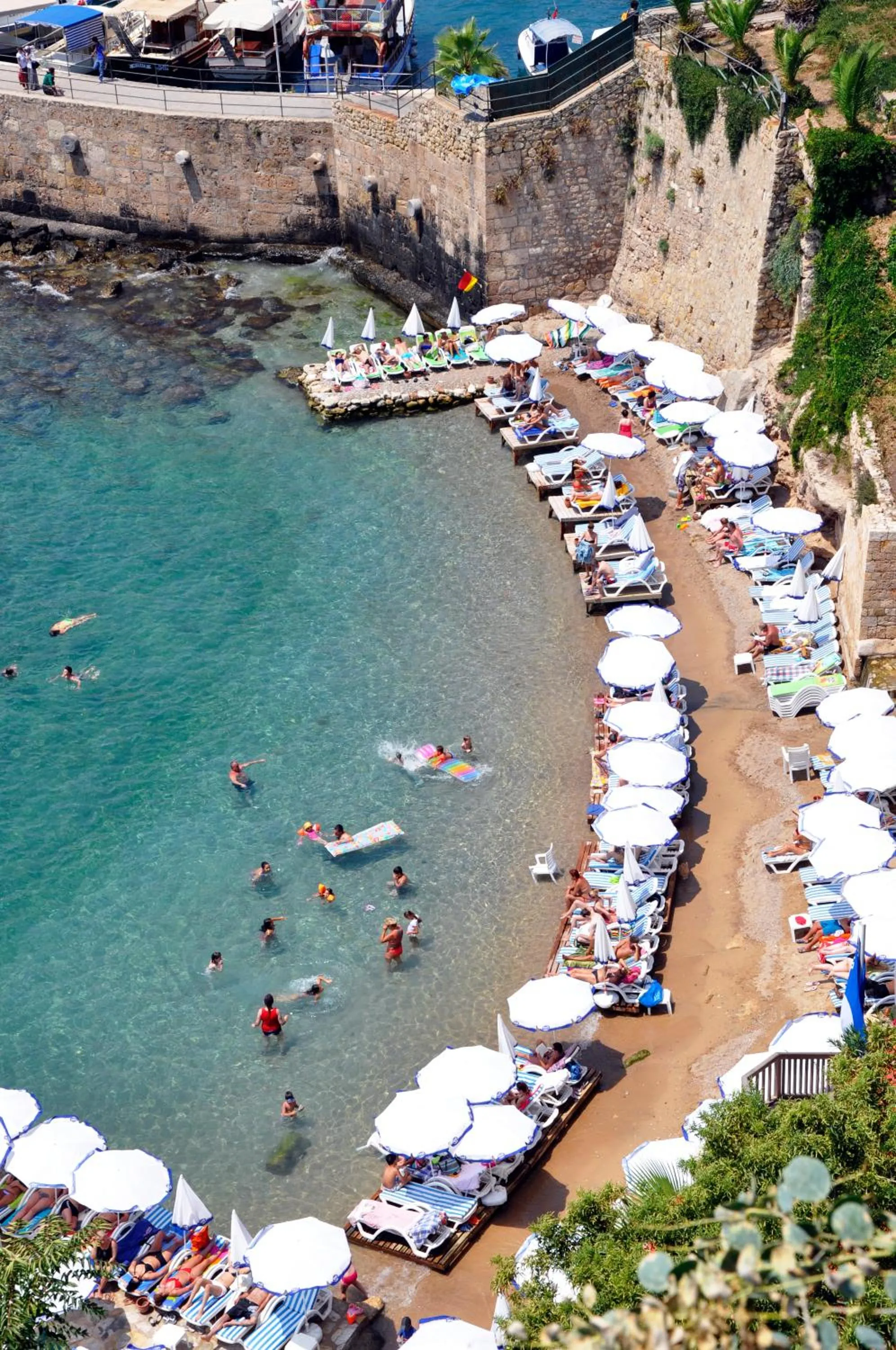 Area and facilities in Elegance East Hotel