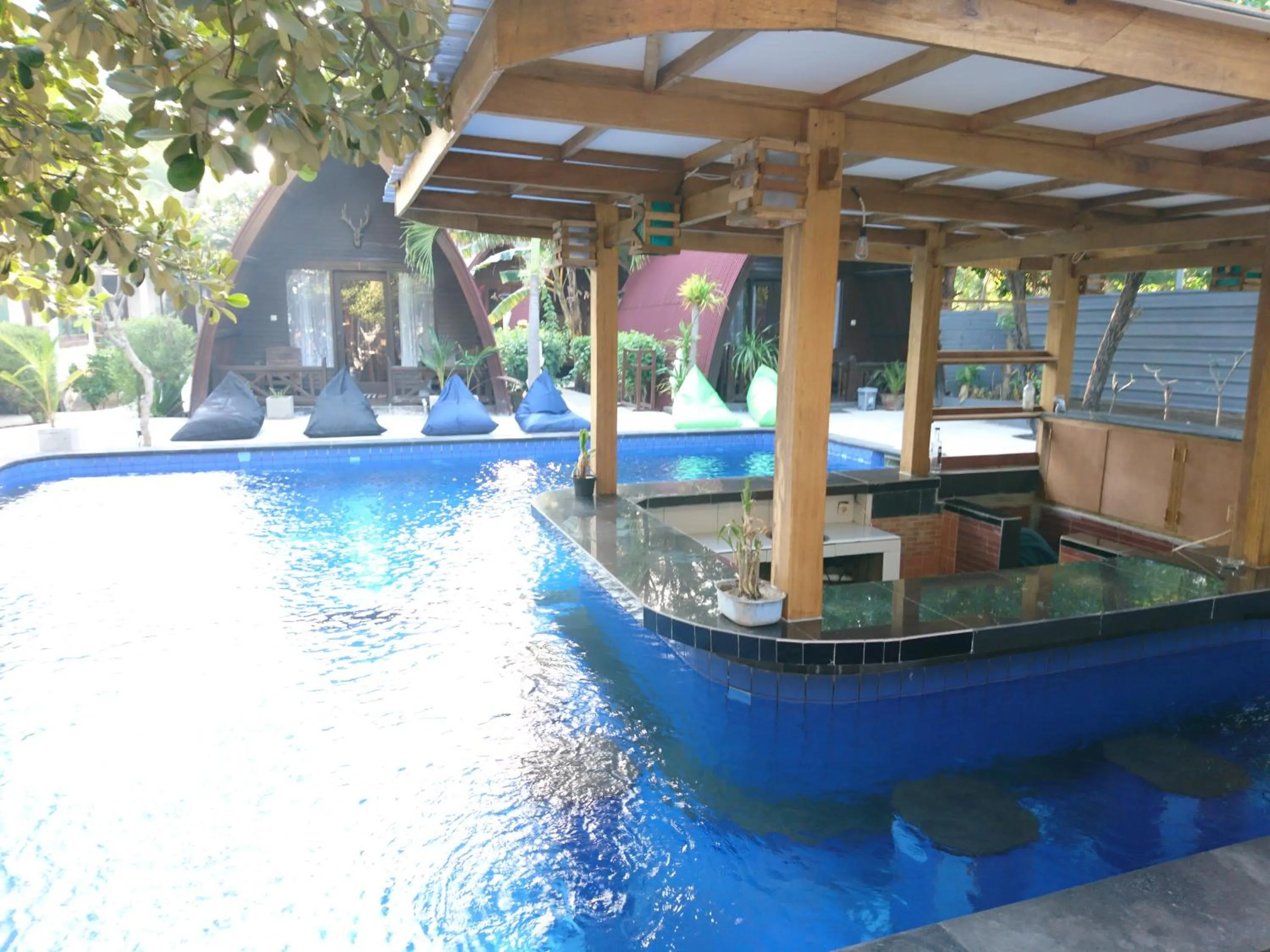 Swimming pool in Coral Beach 2 Bungalow