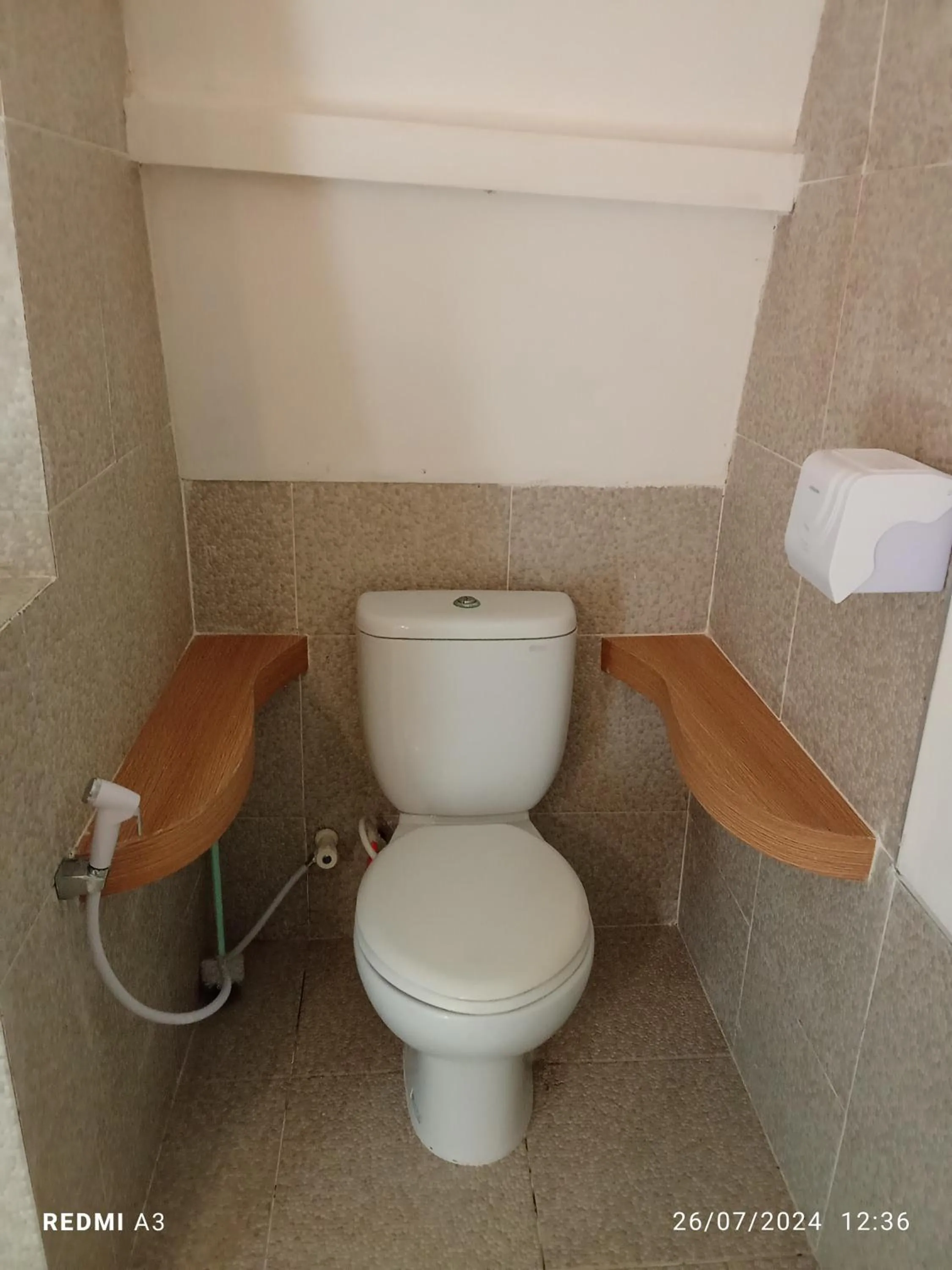 Toilet in Coral Beach 2 Bungalow