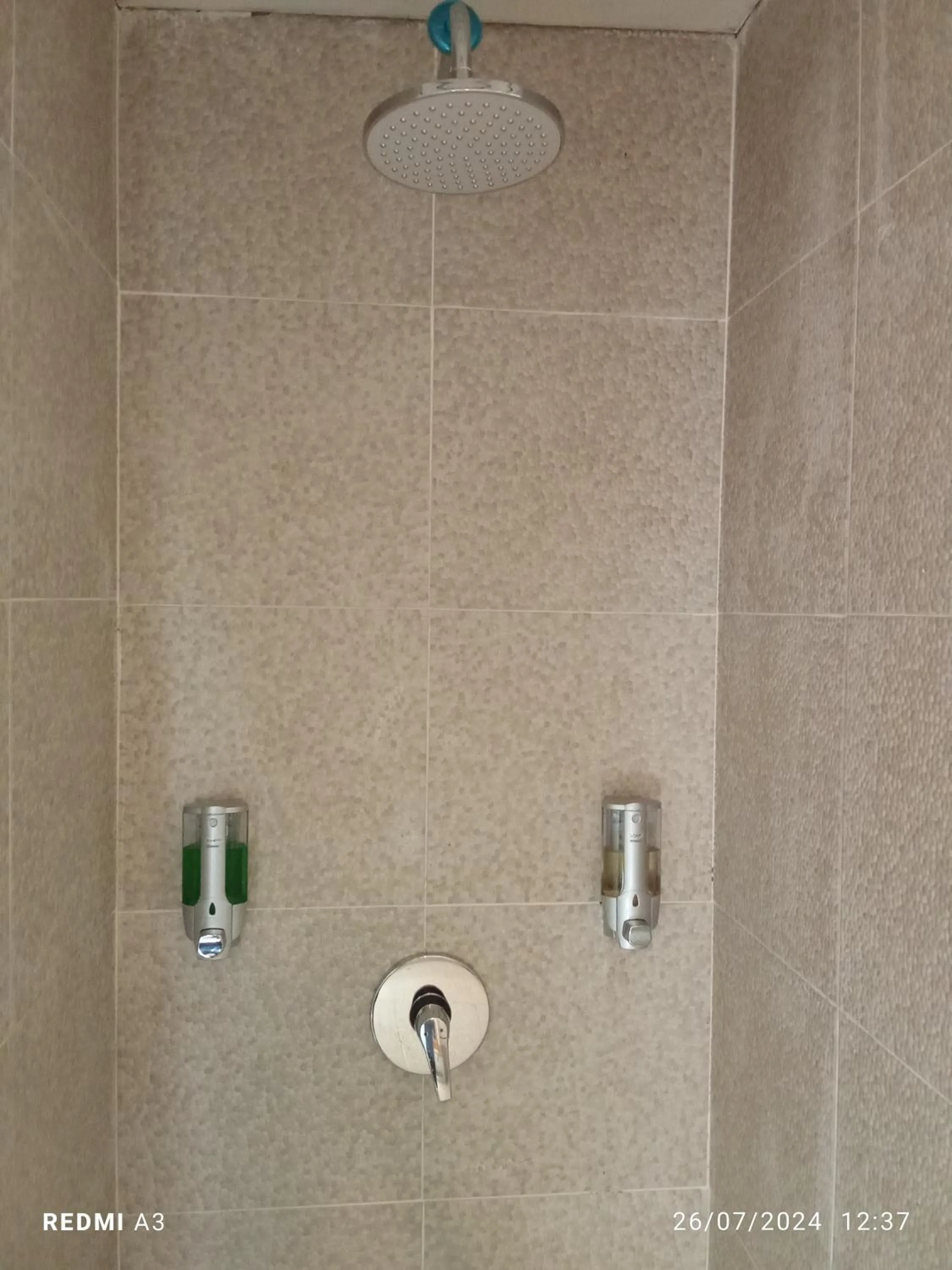 Shower in Coral Beach 2 Bungalow