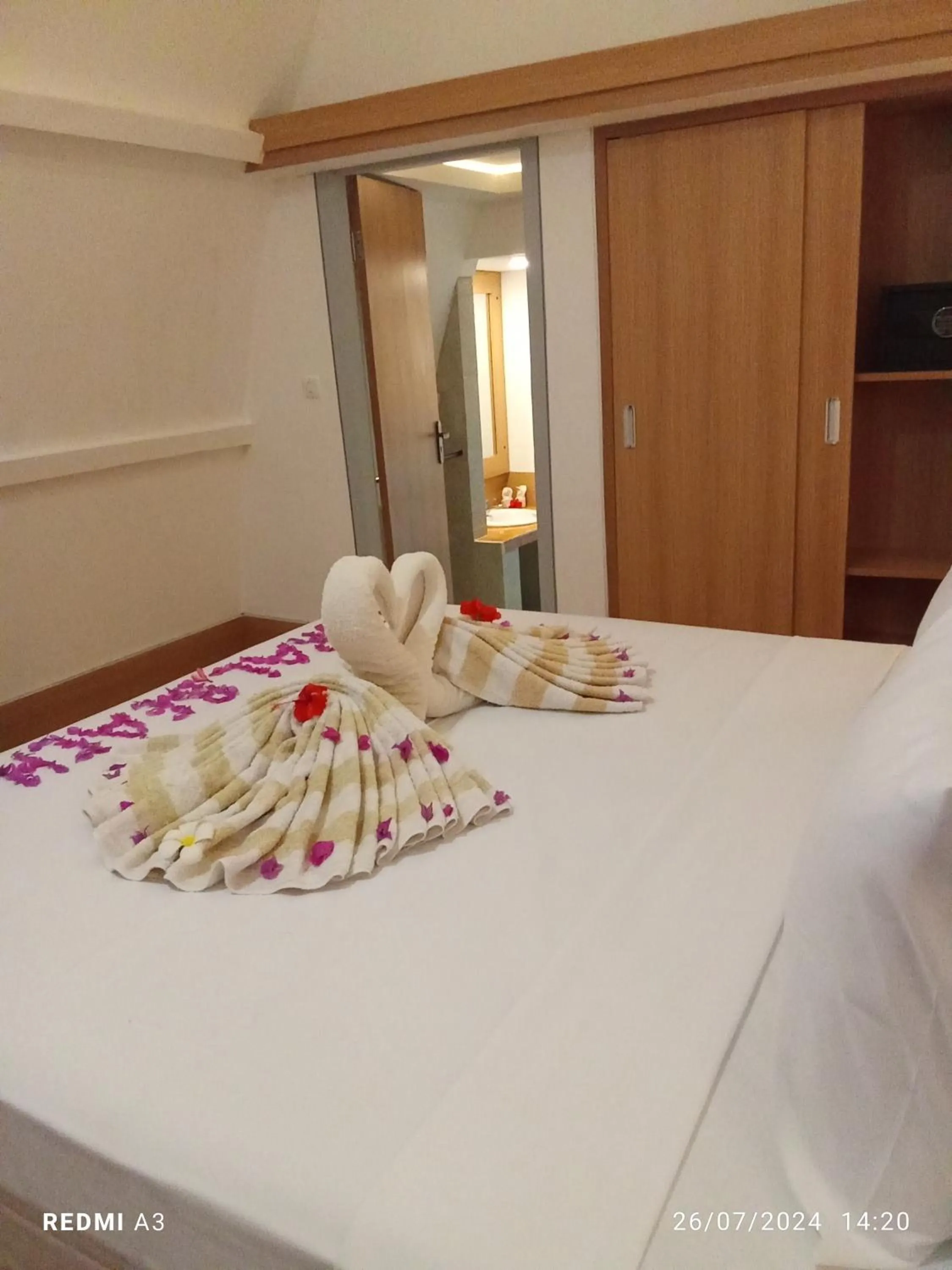 Bed in Coral Beach 2 Bungalow