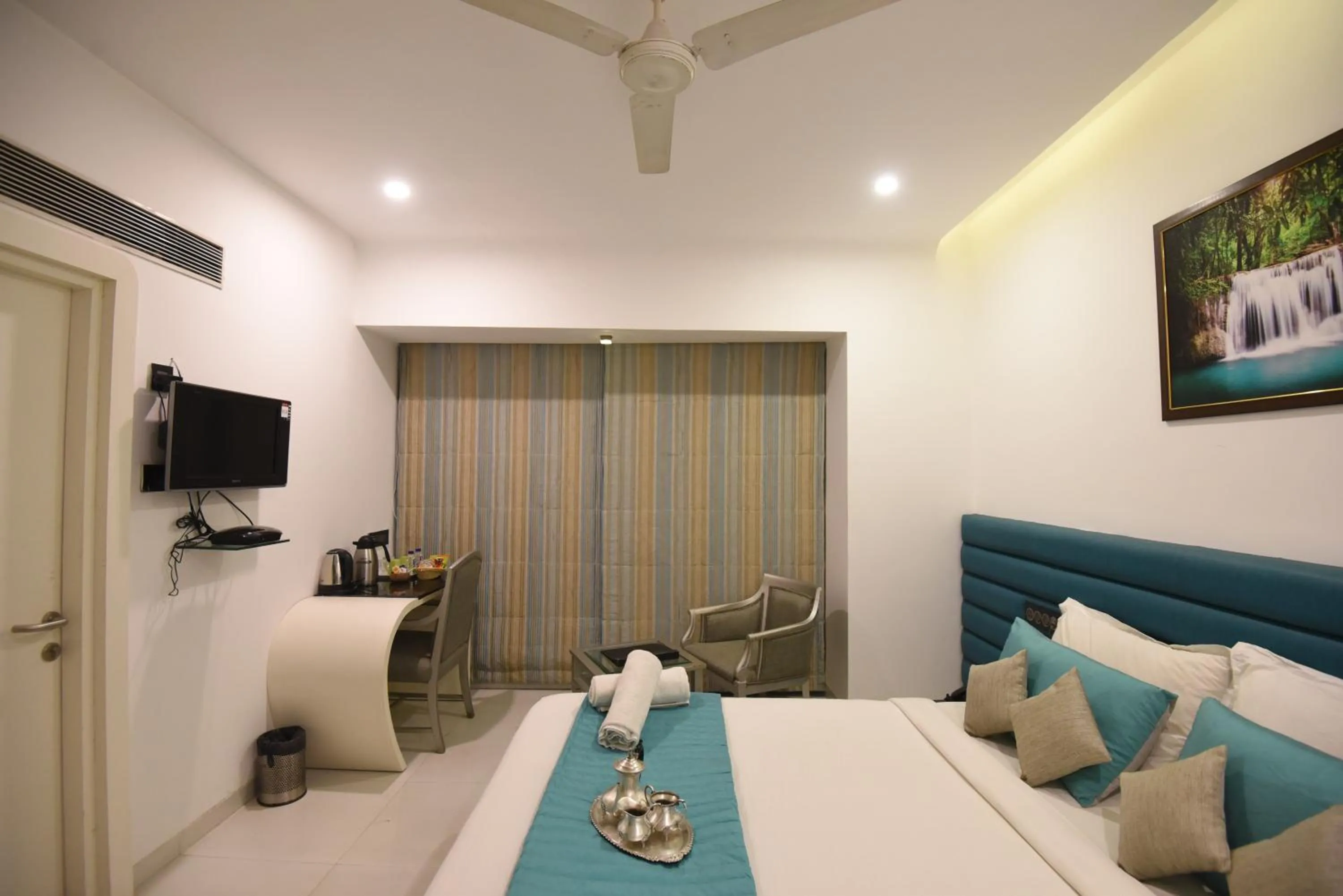 Living room, Bed in VITS Sharanam, Thane