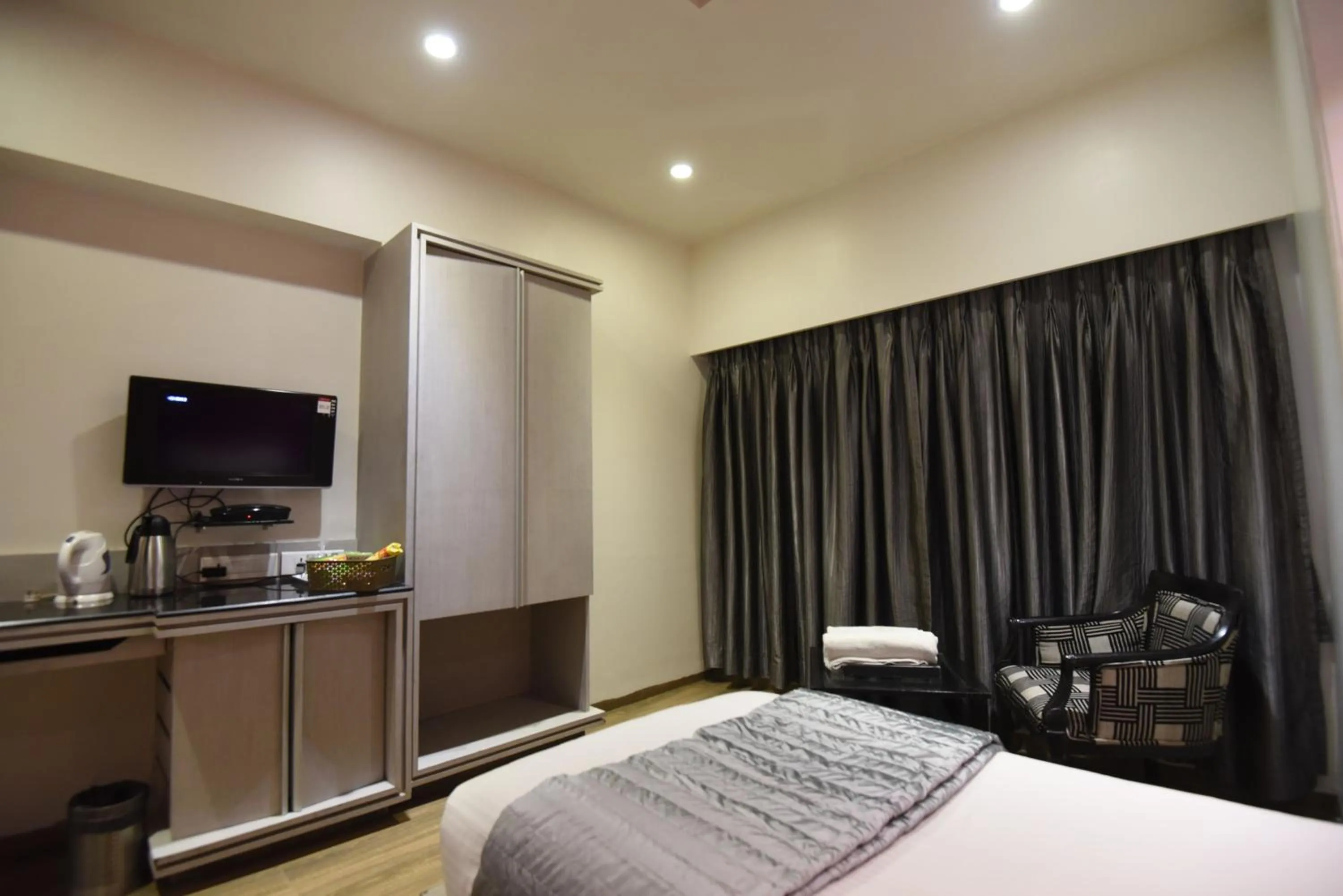 Living room, Bed in VITS Sharanam, Thane