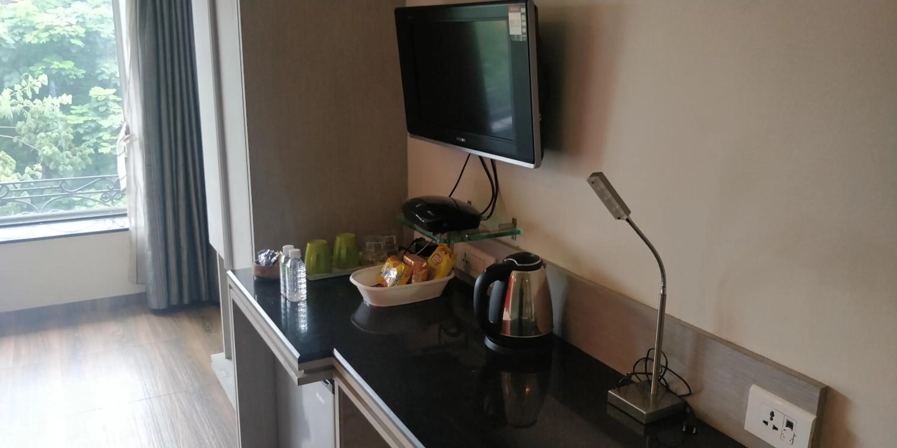 Coffee/tea facilities in VITS Sharanam, Thane