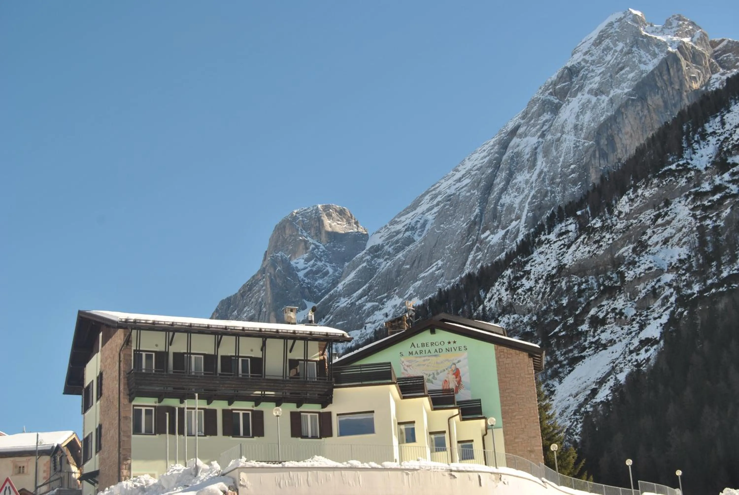 Facade/entrance in Santa Maria ad Nives