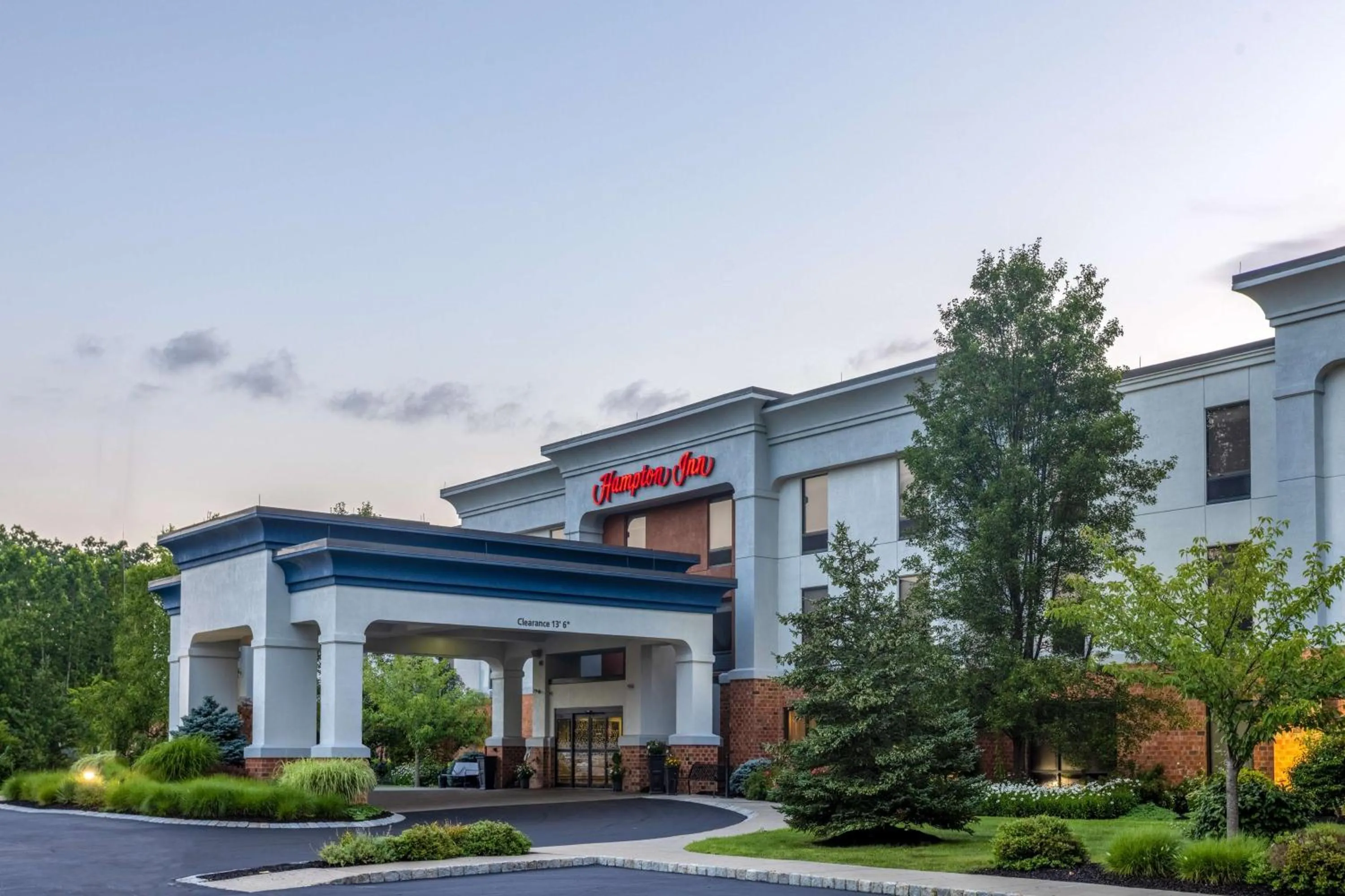 Property building in Hampton Inn Harriman Woodbury