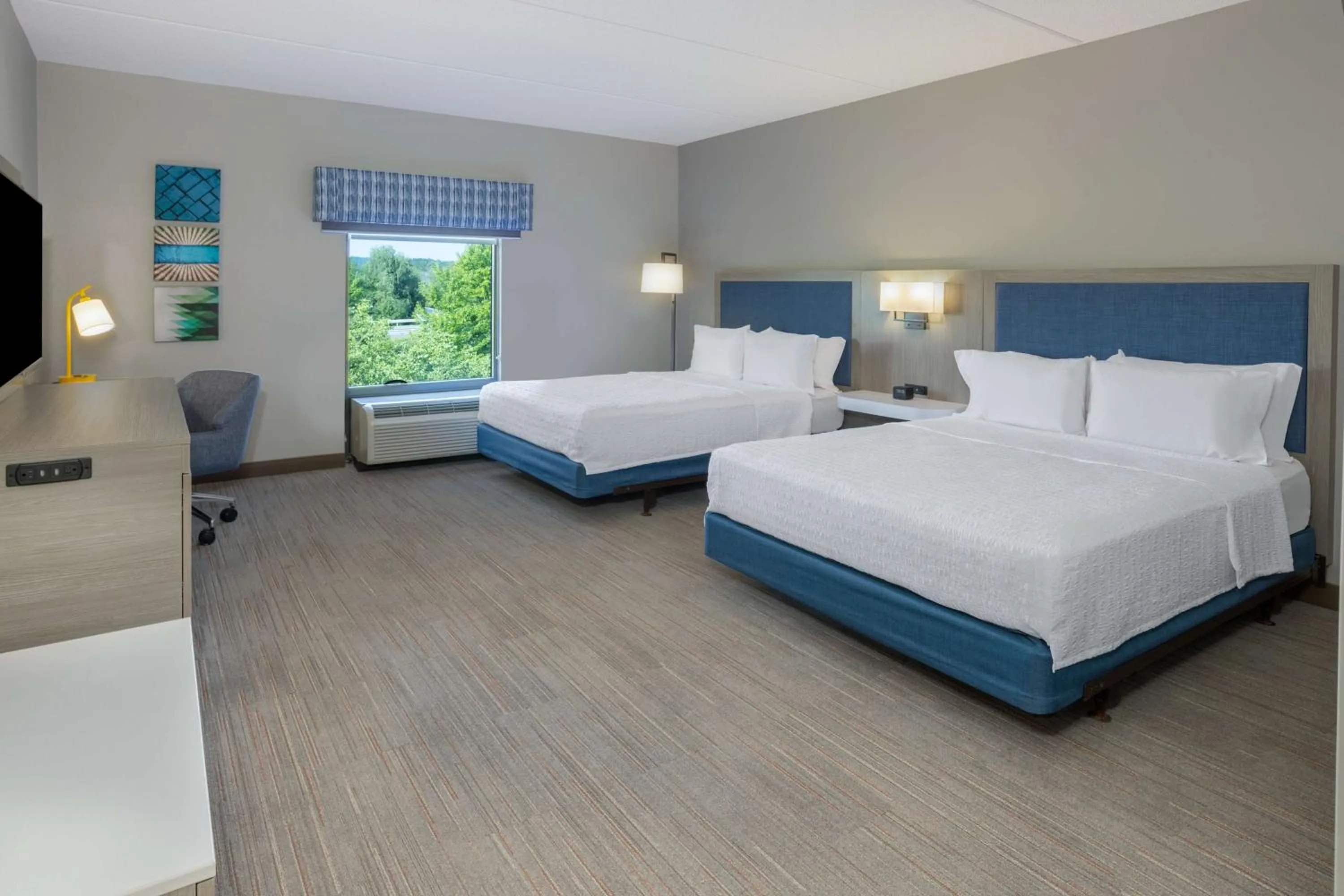 Bed in Hampton Inn Harriman Woodbury